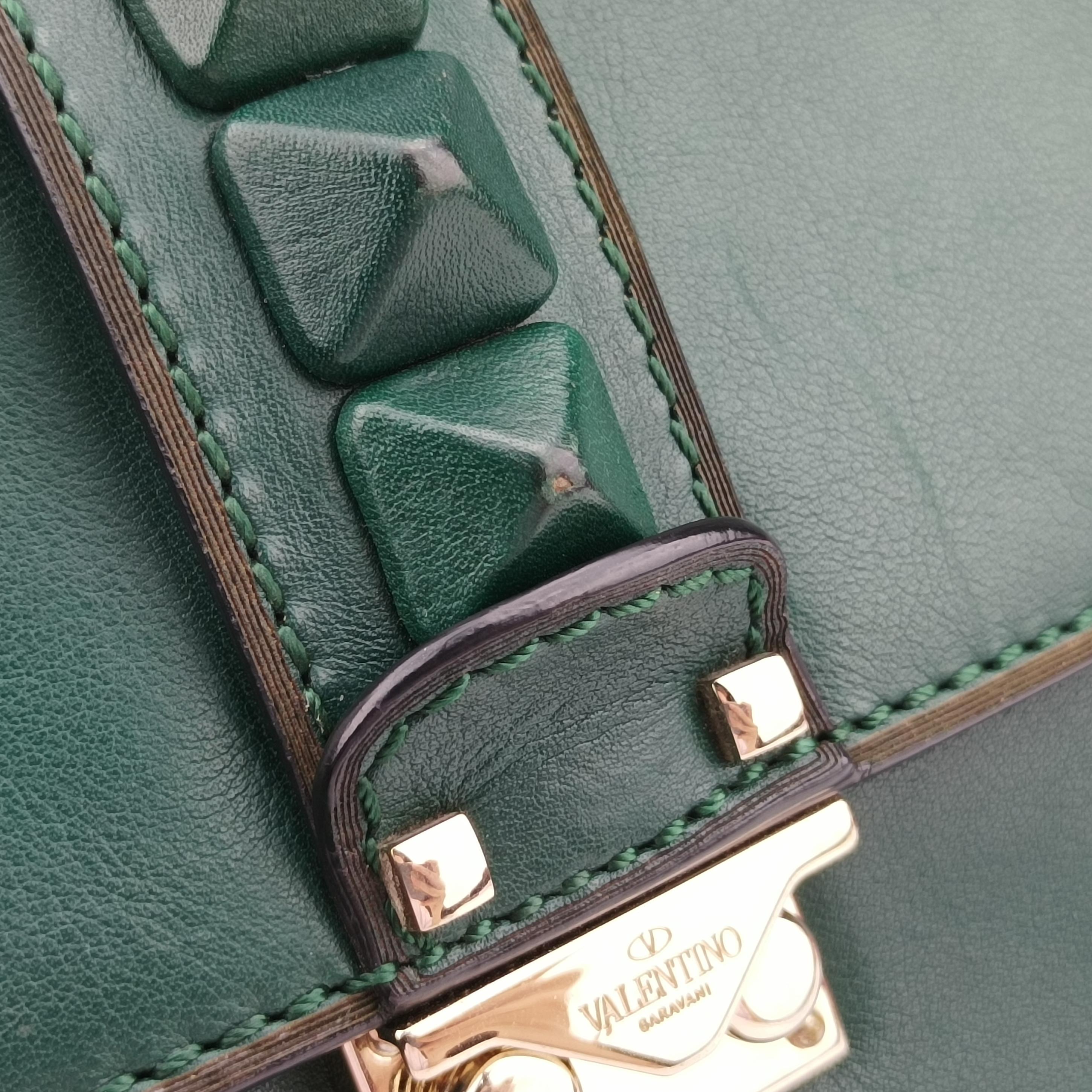 Pre-owned Valentino Rockstud Glam Rock Green leather  shoulderbag | stylenewstar