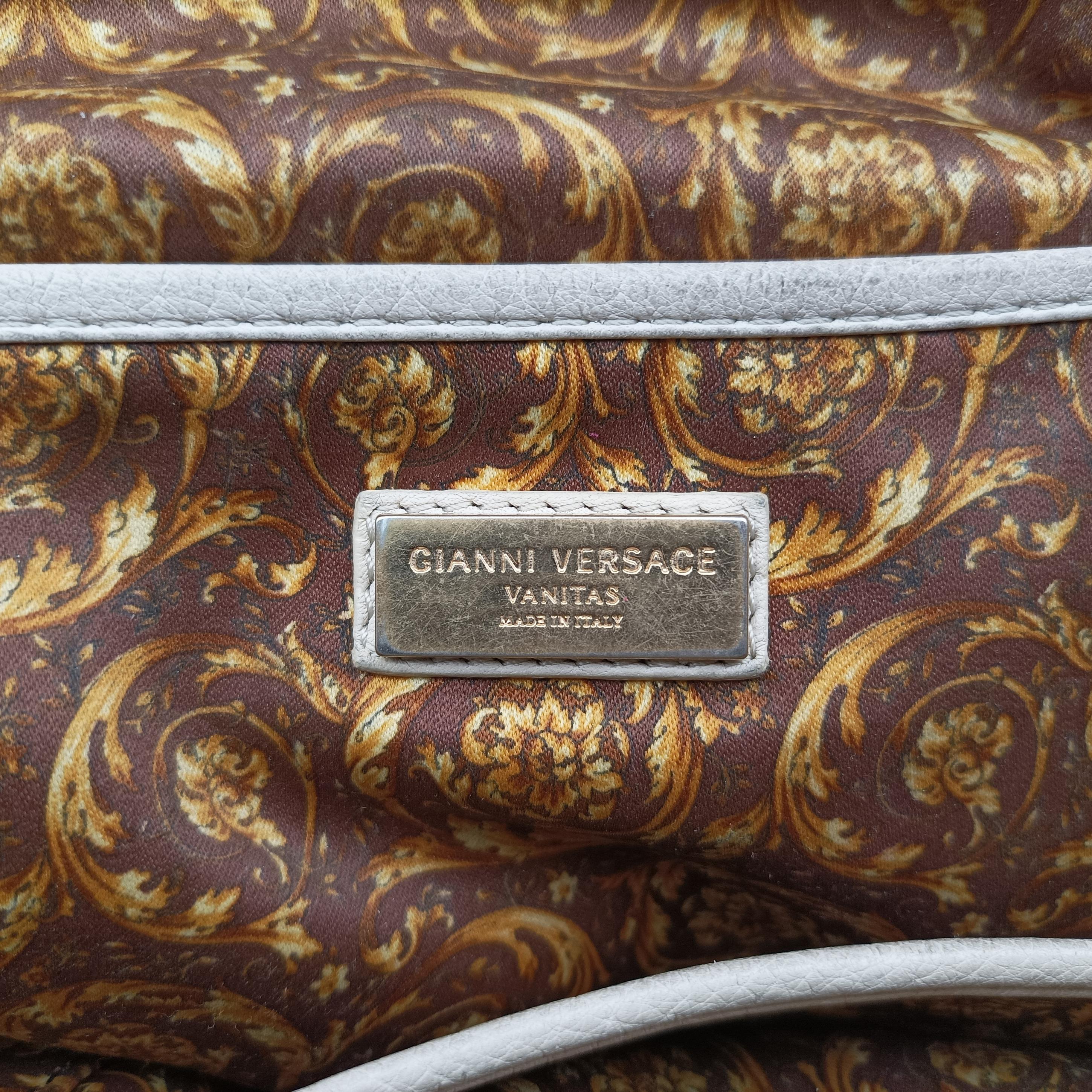 Pre-owned VERSACE Medusa White Leather  handbag | stylenewstar