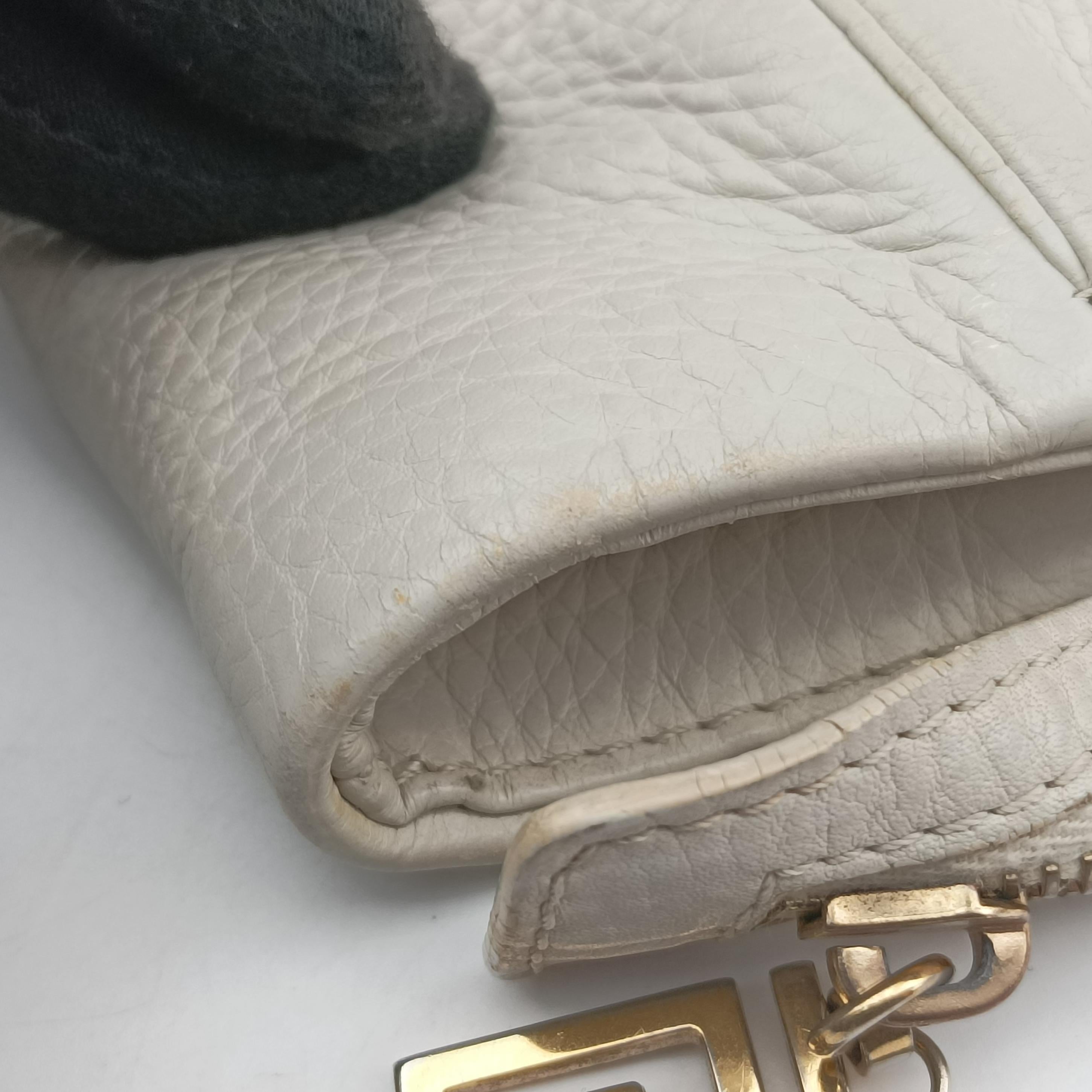 Pre-owned VERSACE Medusa White Leather  handbag | stylenewstar