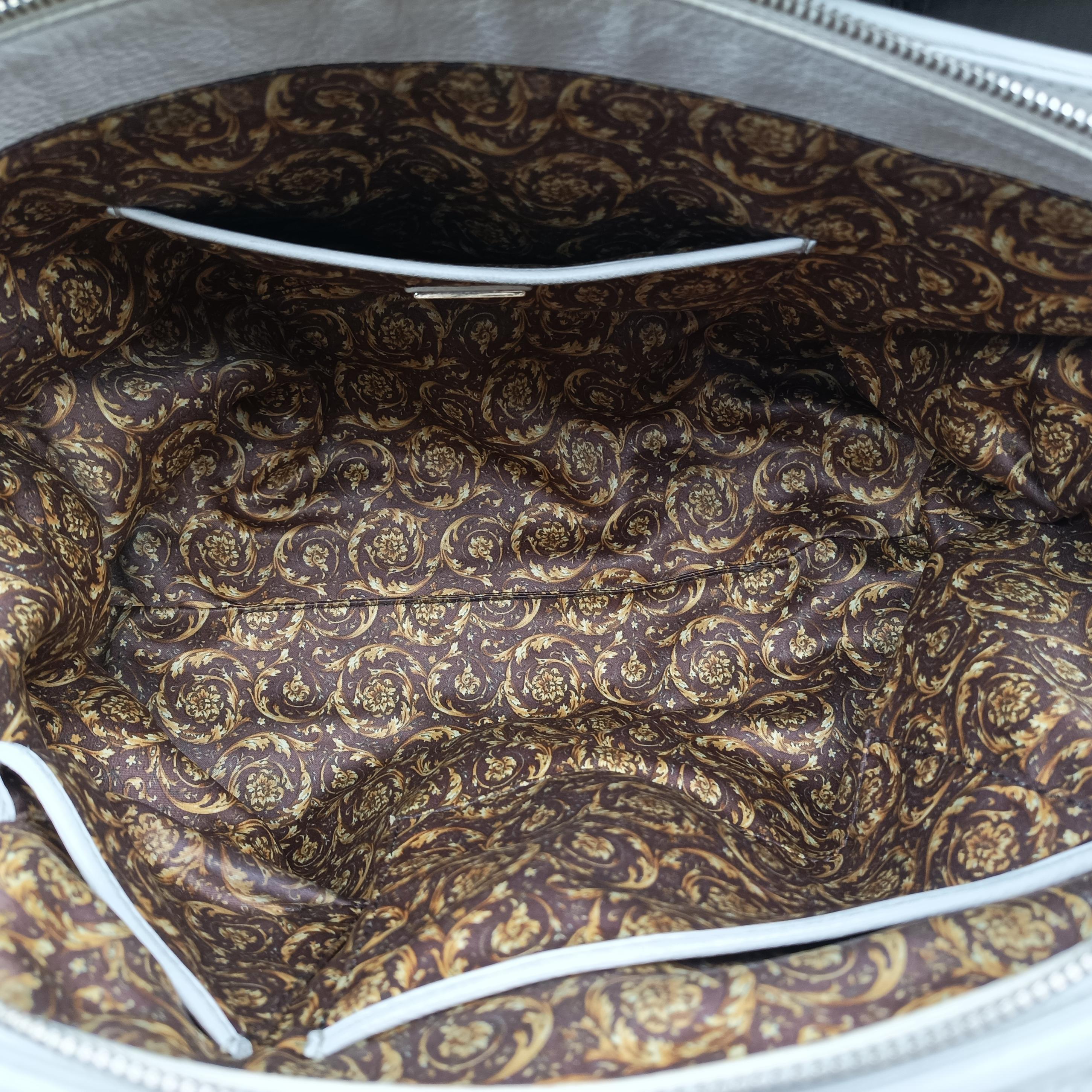 Pre-owned VERSACE Medusa White Leather  handbag | stylenewstar