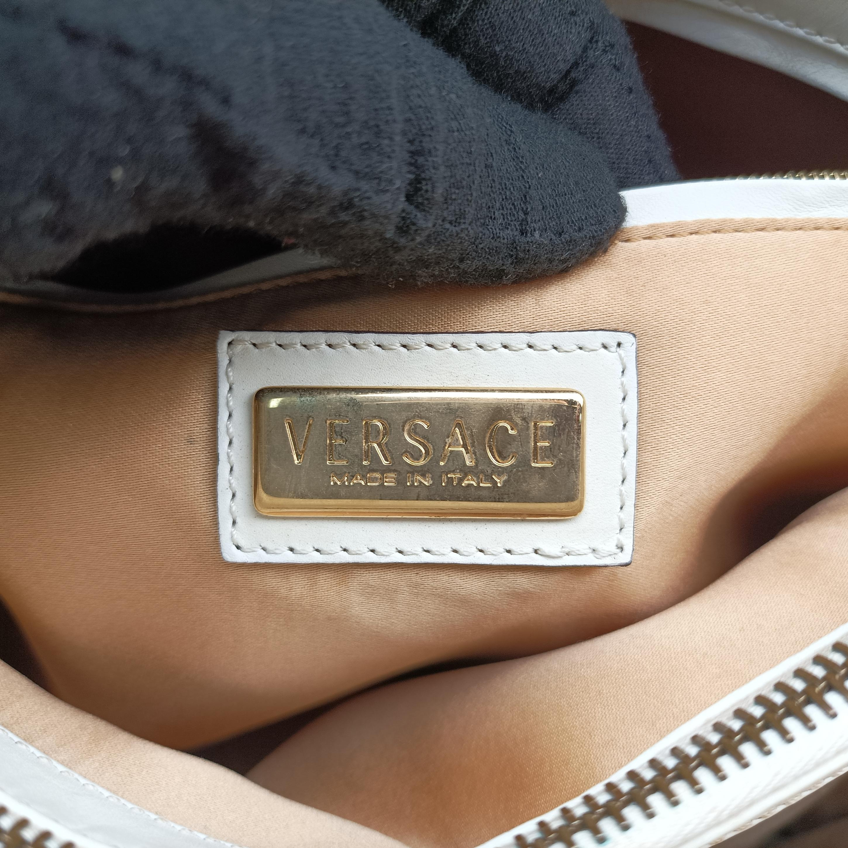 Secondhand VERSACE quilted White leather  handbag | stylenewstar