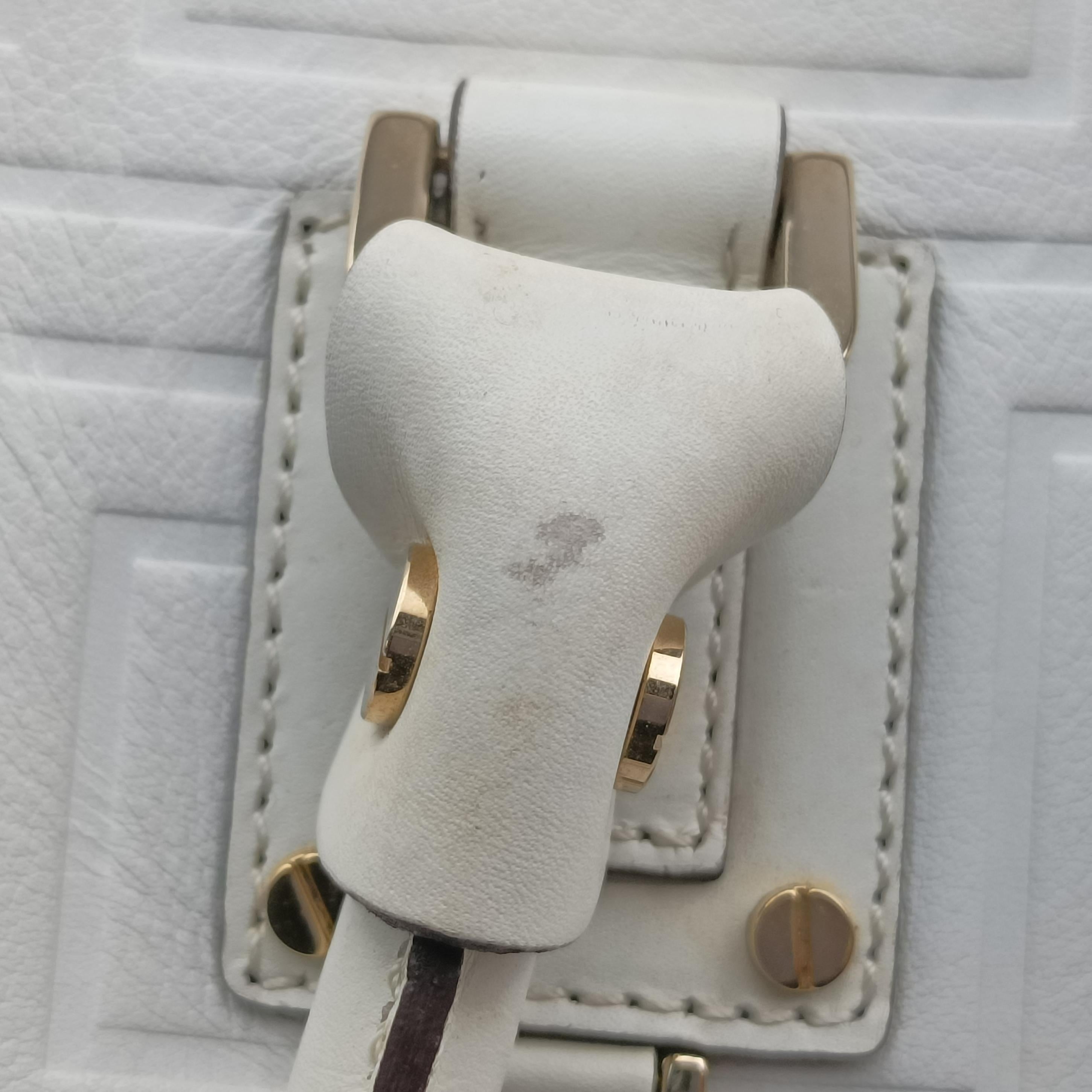 Secondhand VERSACE quilted White leather  handbag | stylenewstar