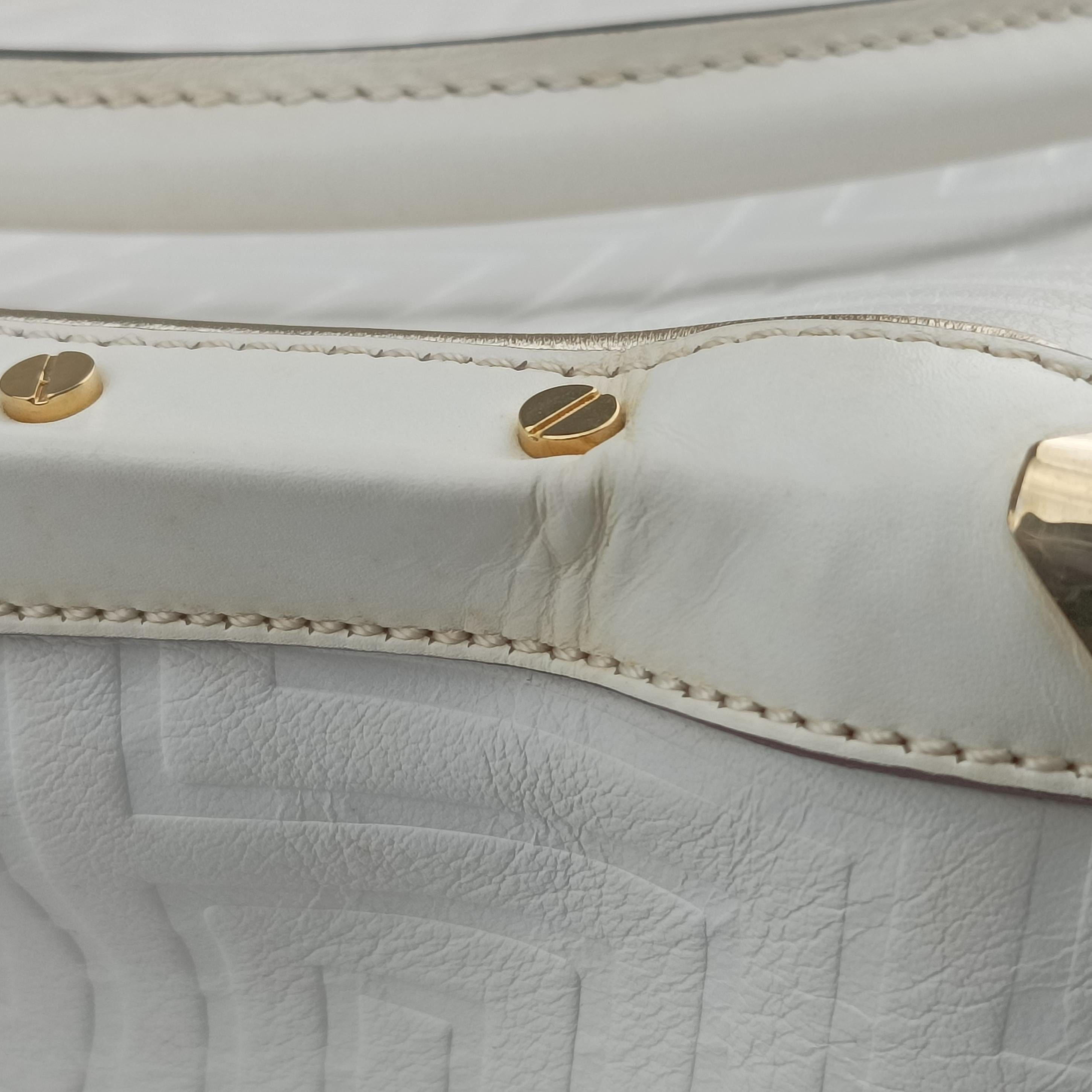 Secondhand VERSACE quilted White leather  handbag | stylenewstar
