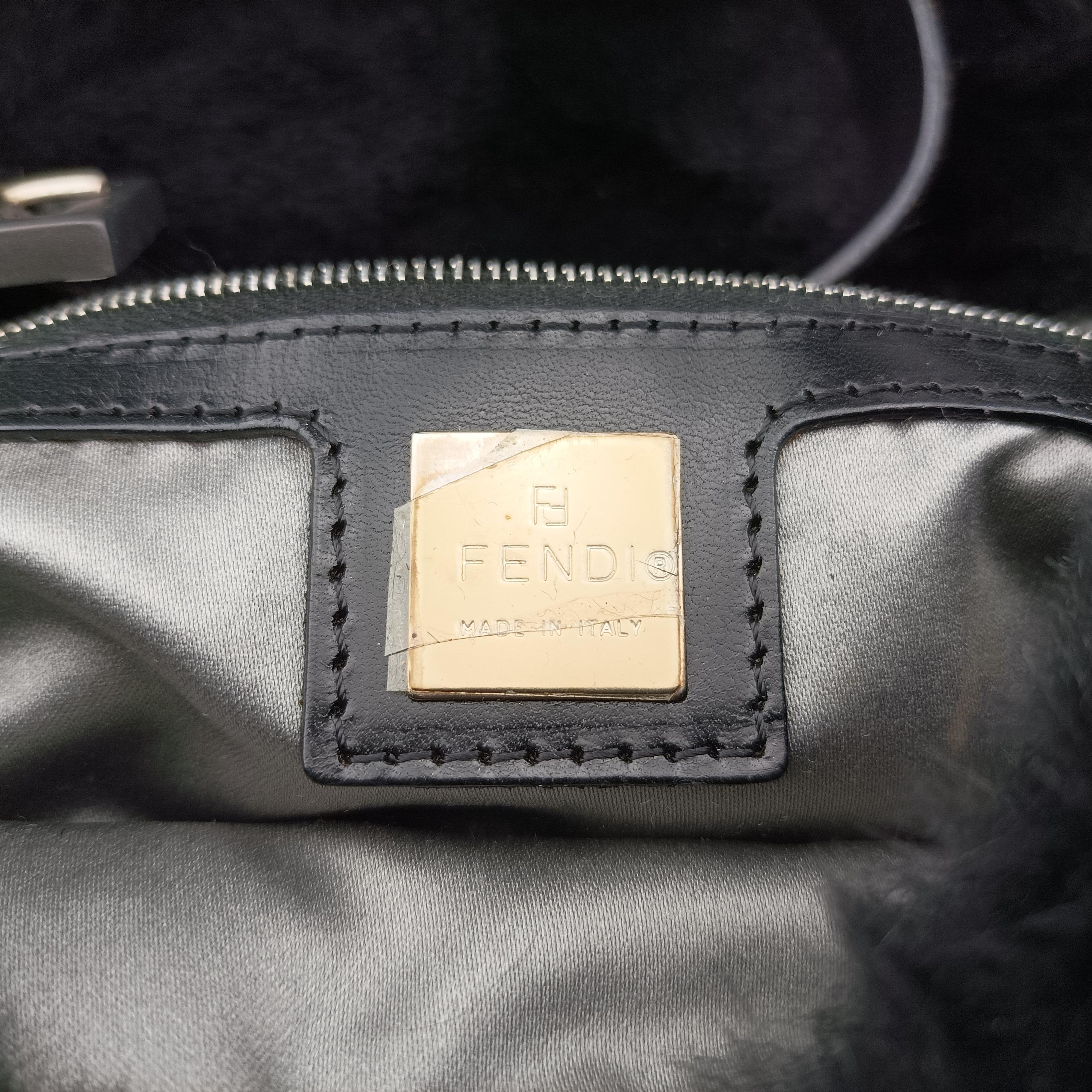 Pre-owned Fendi Baguette Black Fur×Leather  shoulderbag | stylenewstar