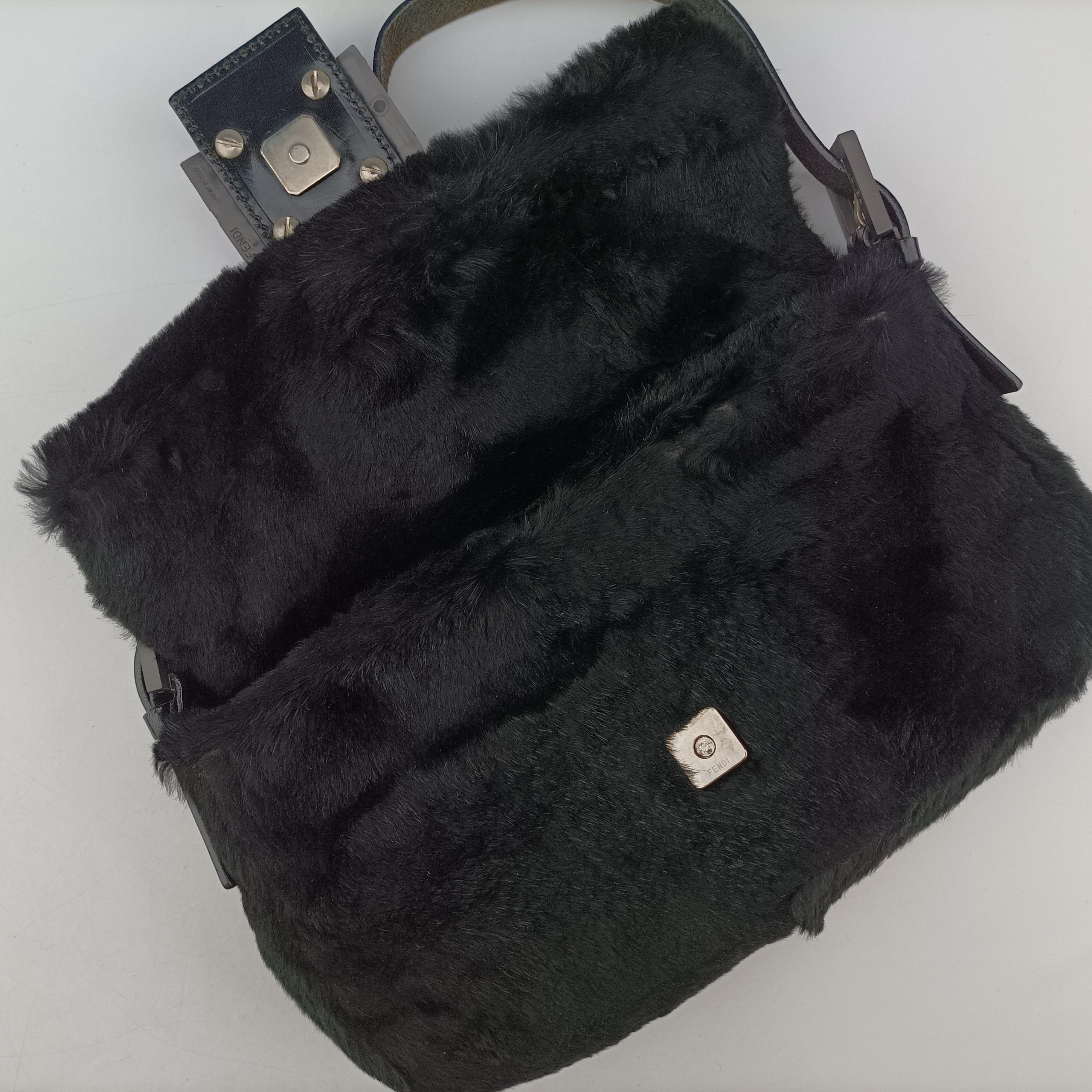 Pre-owned Fendi Baguette Black Fur×Leather  shoulderbag | stylenewstar
