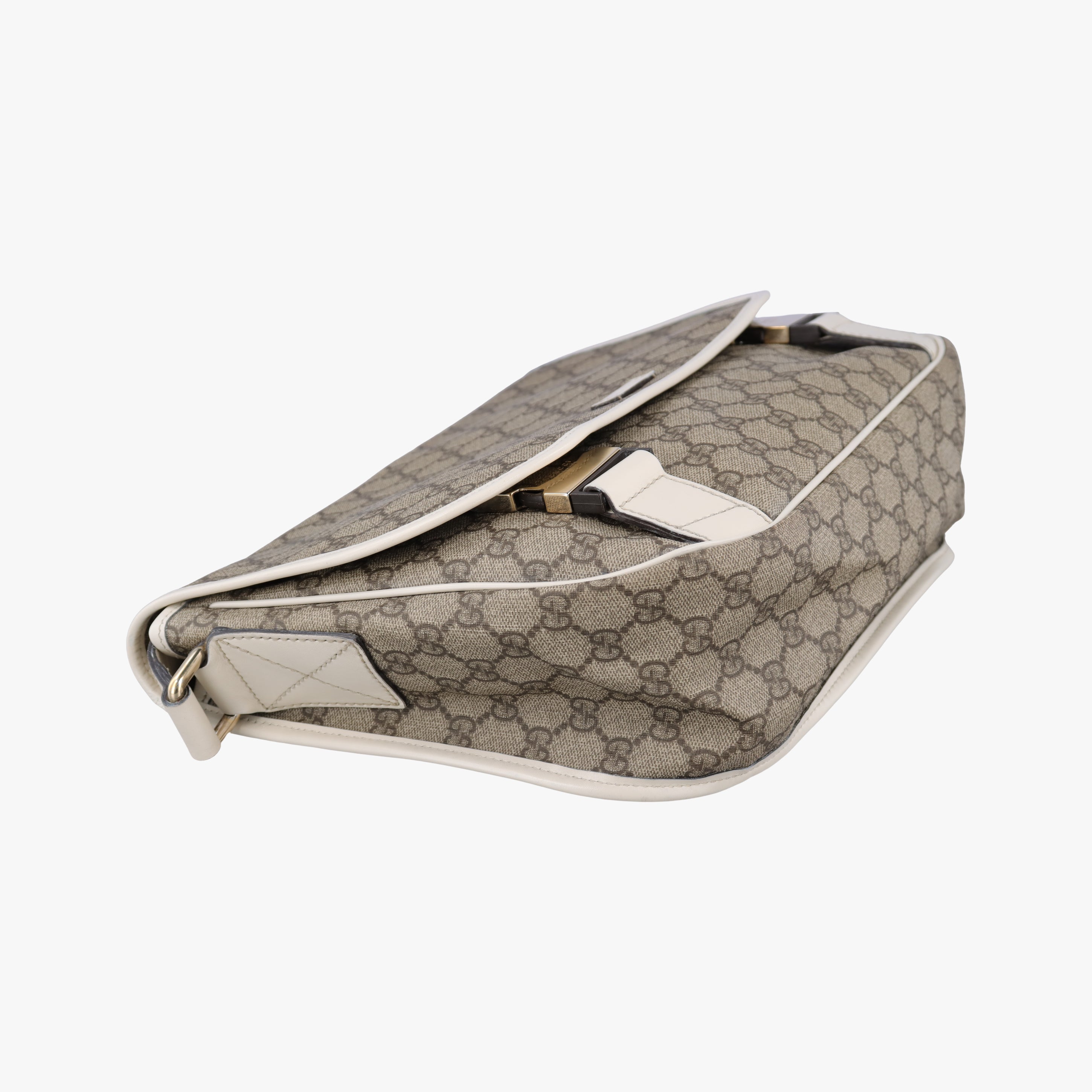 Pre-owned Gucci GG Plus Messenger Brown×White PVC coated canvas 201732 shoulderbag | stylenewstar