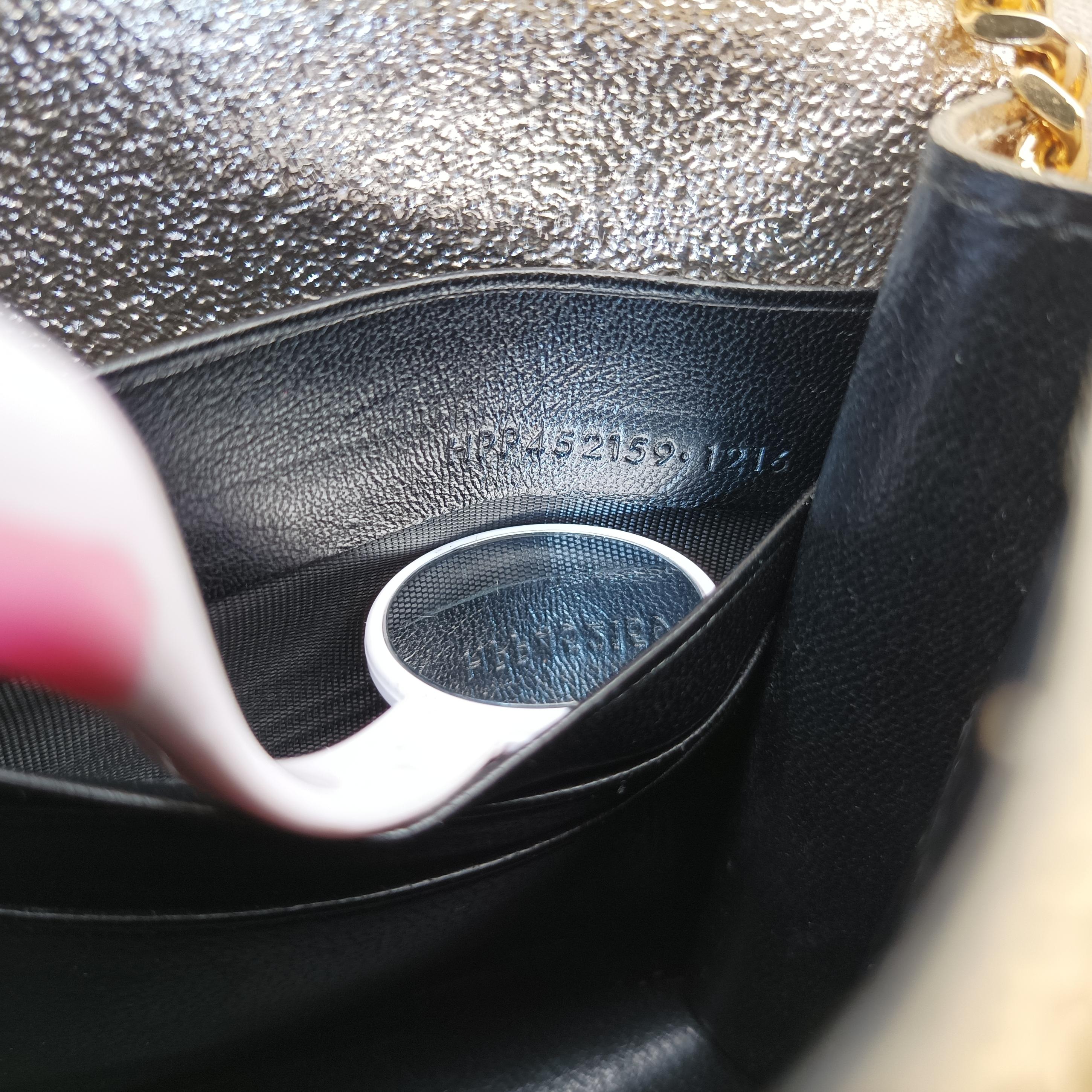 Secondhand Yves Saint Laurent KATE Silver Leather 452159 shoulderbag | stylenewstar