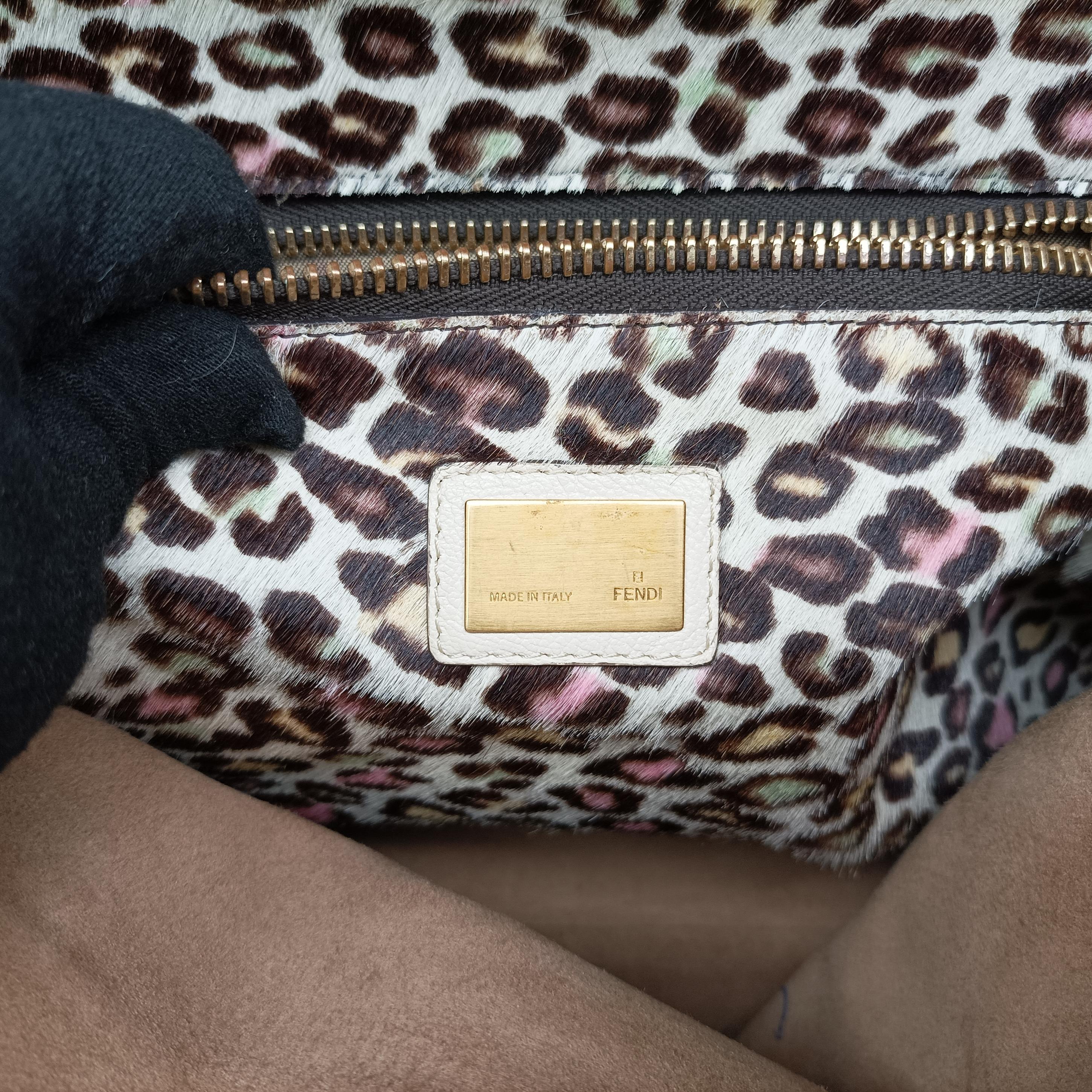 Pre-owned Fendi PEEKABOO Large Beige Leather 8BN210 shoulderbag | stylenewstar