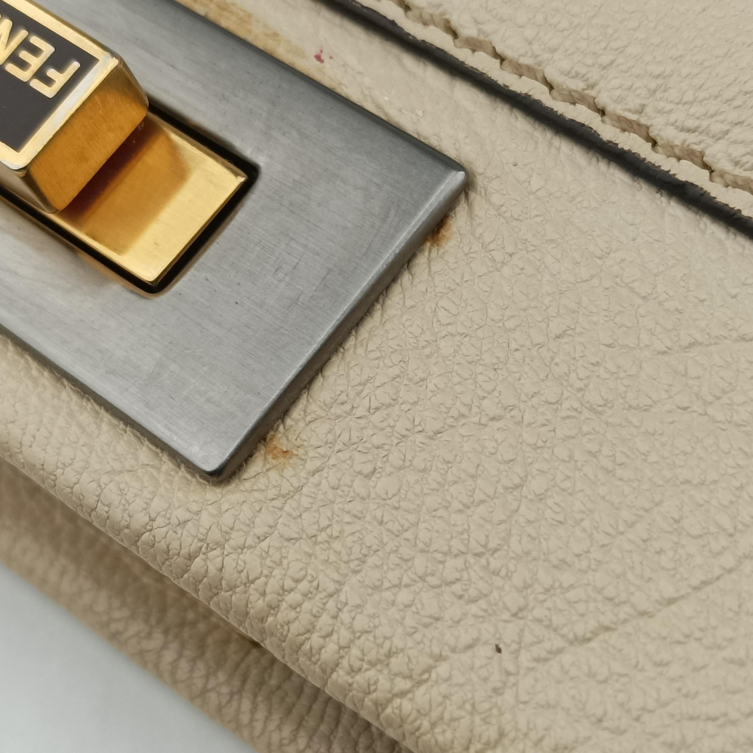 Pre-owned Fendi PEEKABOO Large Beige Leather 8BN210 shoulderbag | stylenewstar