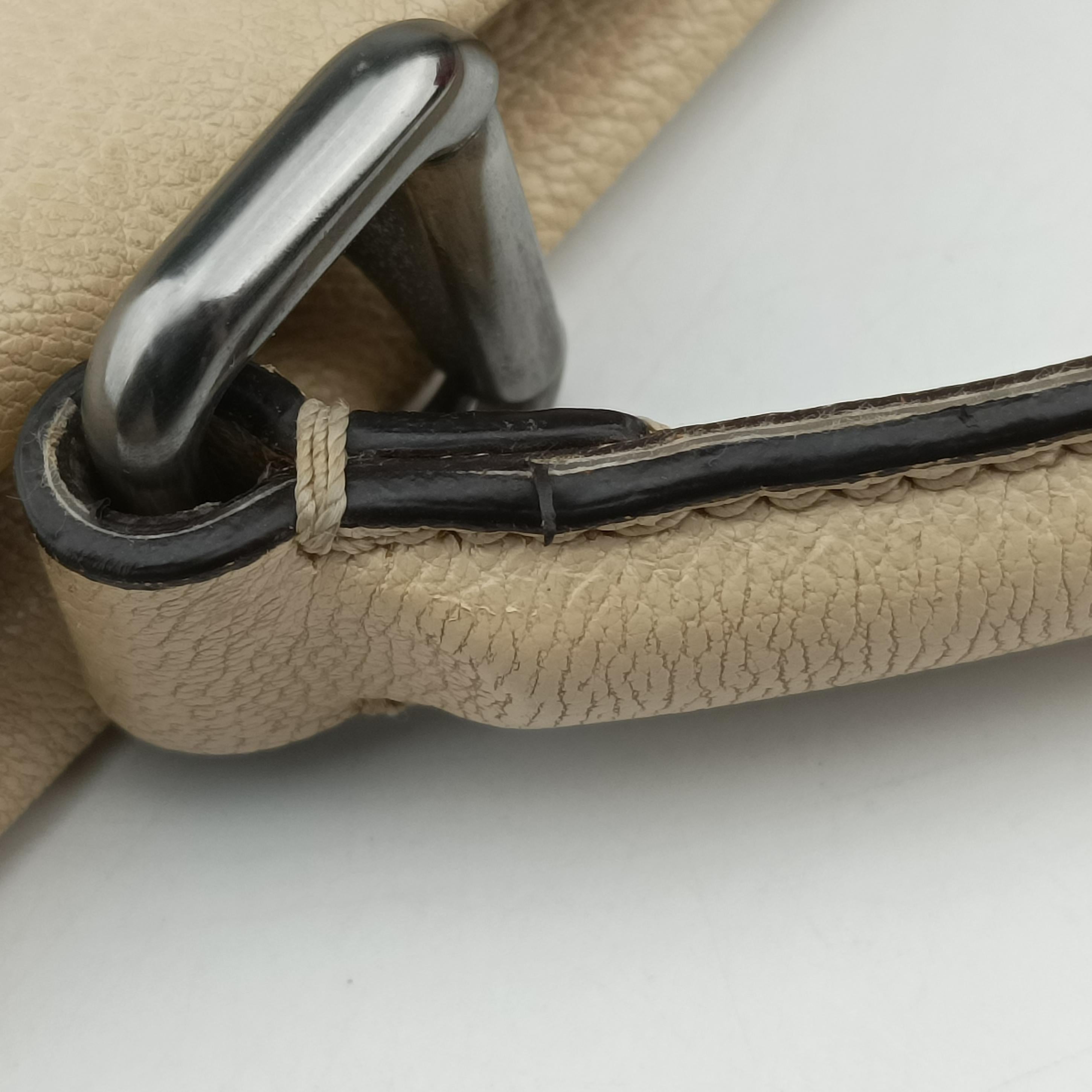 Pre-owned Fendi PEEKABOO Large Beige Leather 8BN210 shoulderbag | stylenewstar