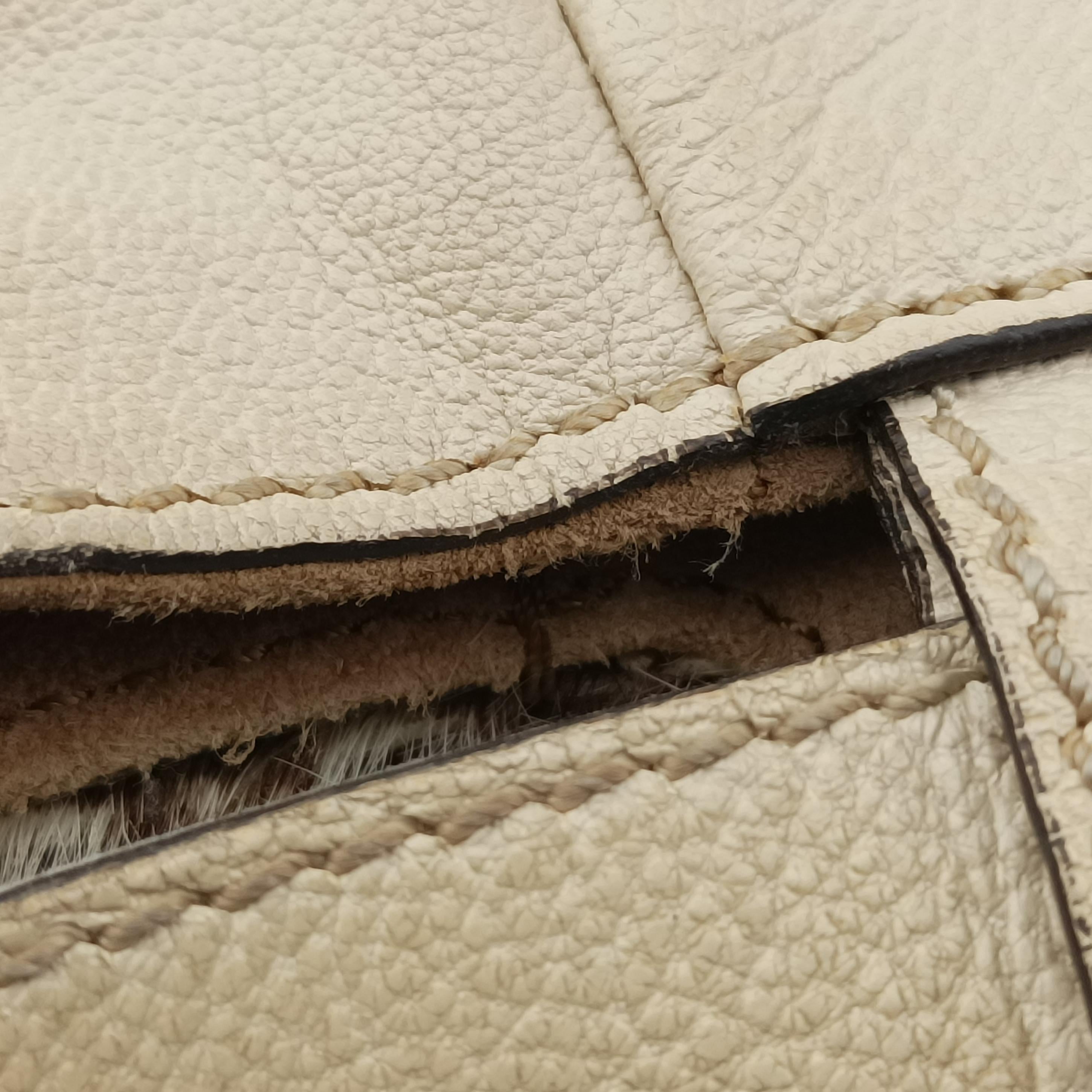 Pre-owned Fendi PEEKABOO Large Beige Leather 8BN210 shoulderbag | stylenewstar
