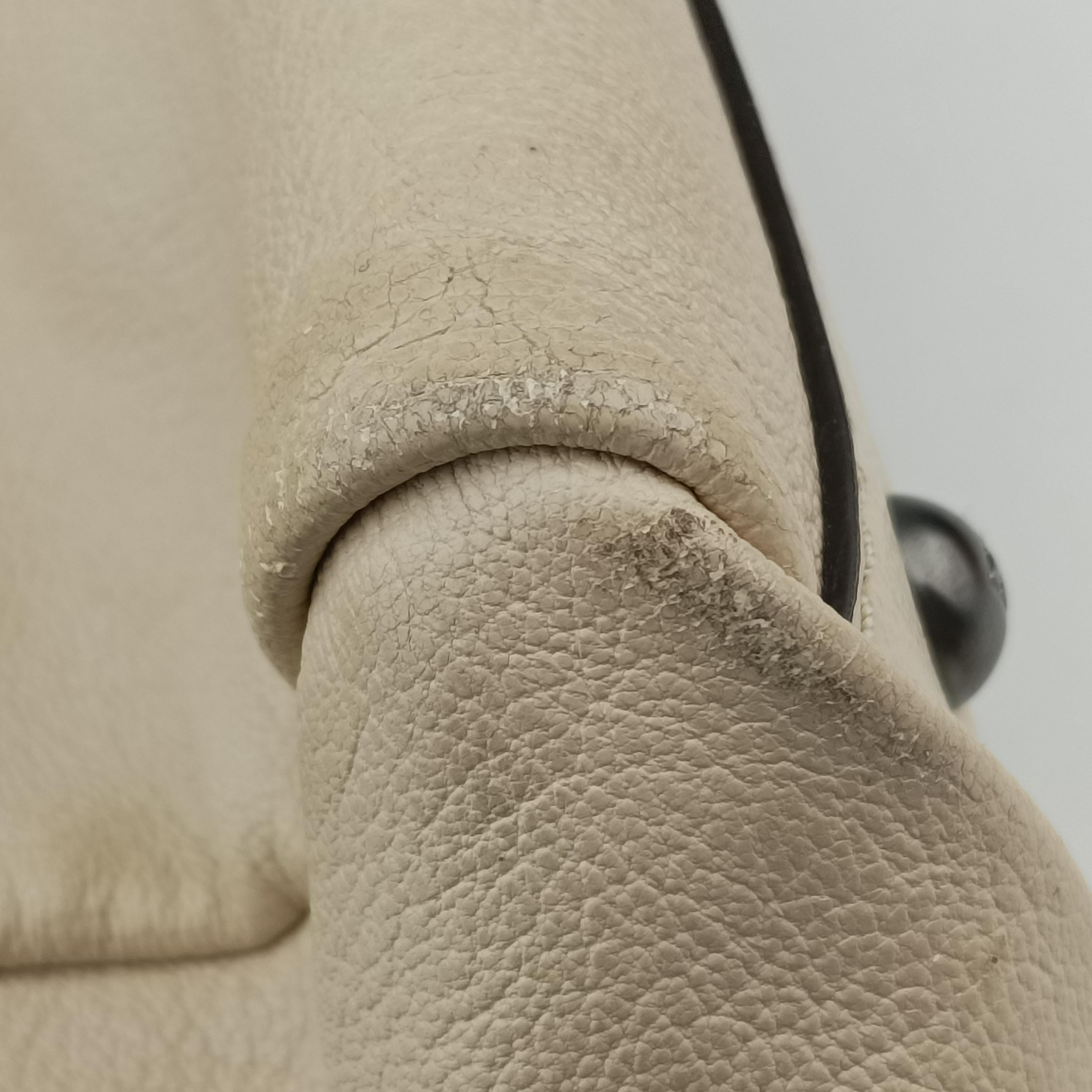 Pre-owned Fendi PEEKABOO Large Beige Leather 8BN210 shoulderbag | stylenewstar