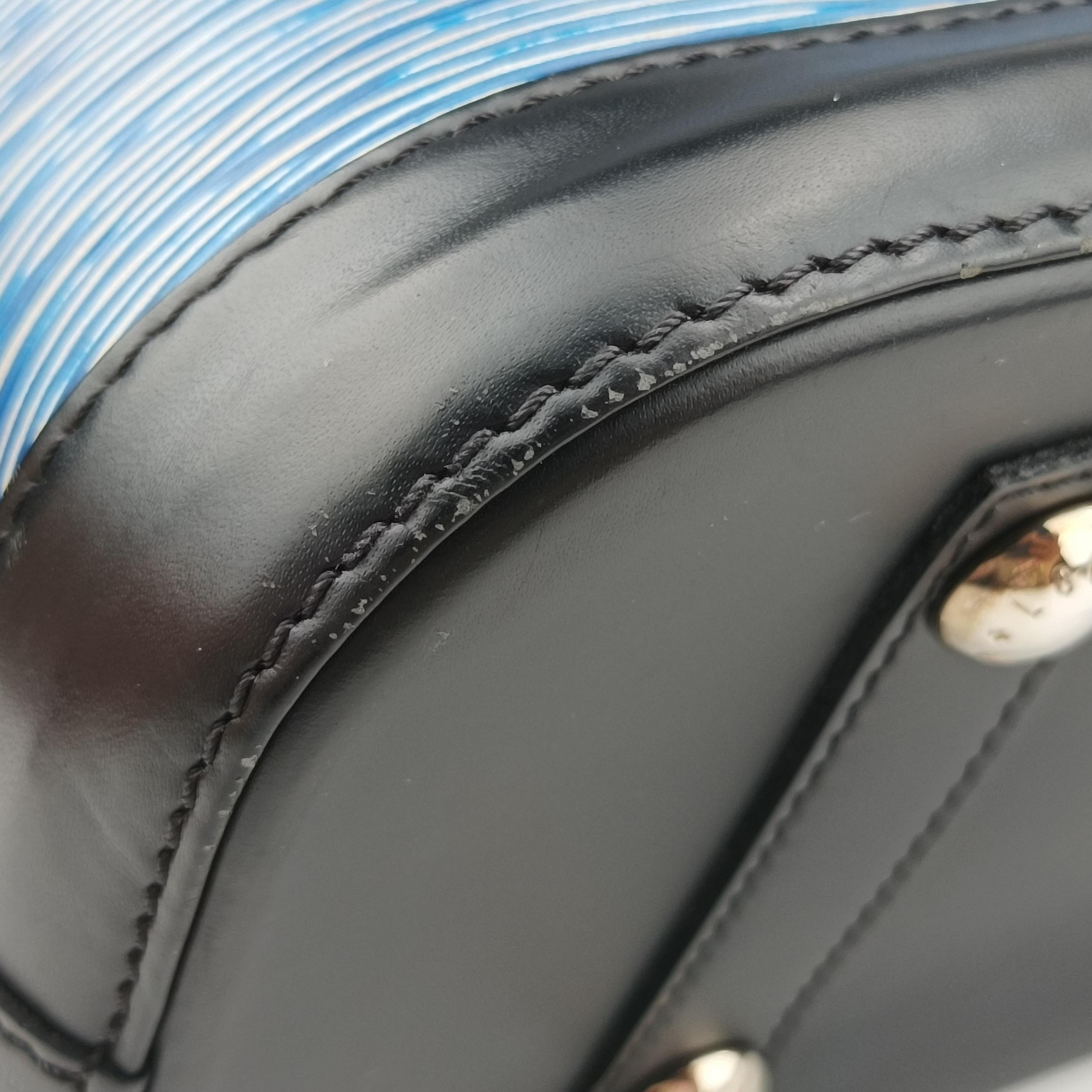 Secondhand Louis Vuitton Alma PM black×DENIM blue epi M51052 handbag | stylenewstar