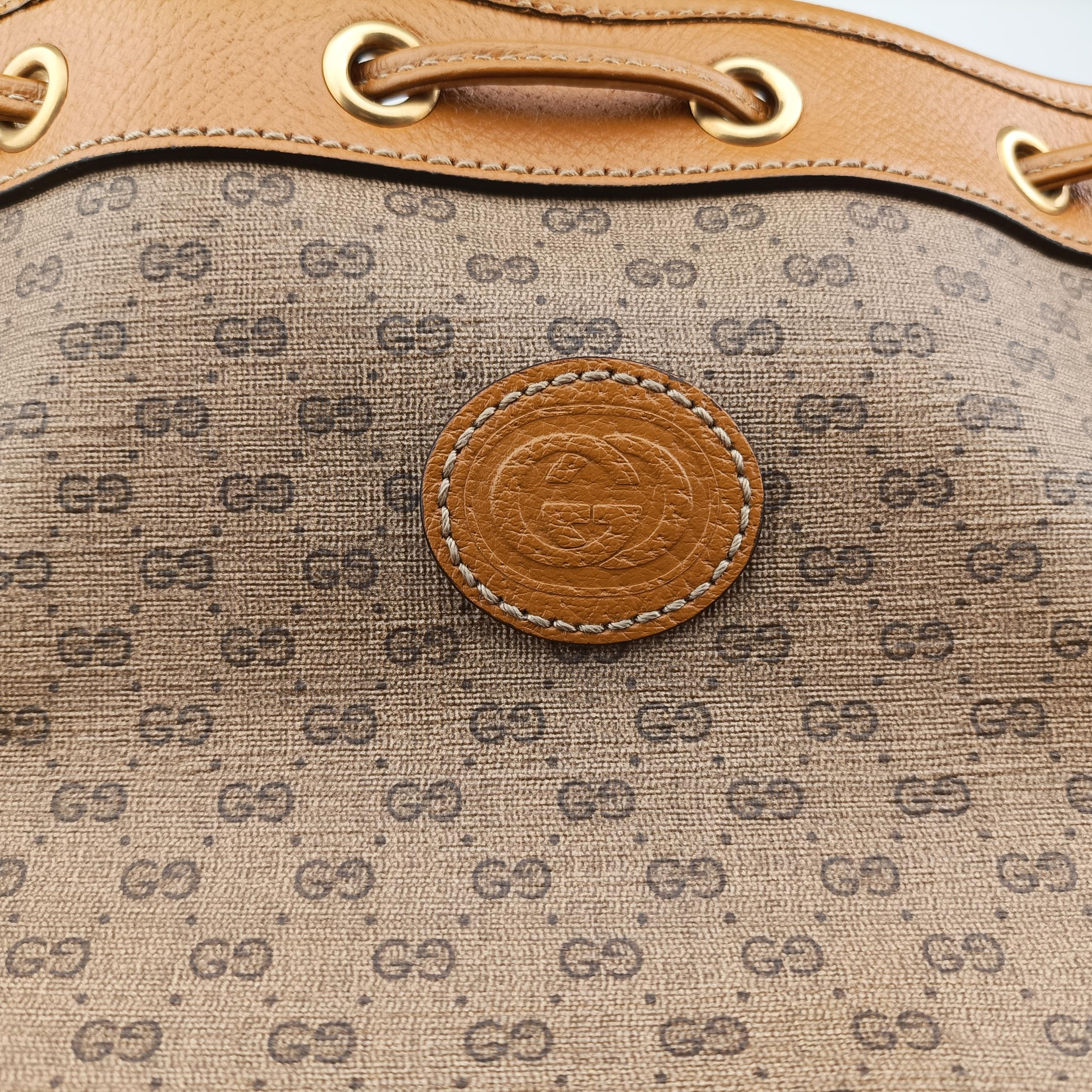 Pre-owned Gucci Mickey Mouse Micro GG/Small Bucket Bag beige×Multicolour PVC coated canvas 602691 shoulderbag | stylenewstar