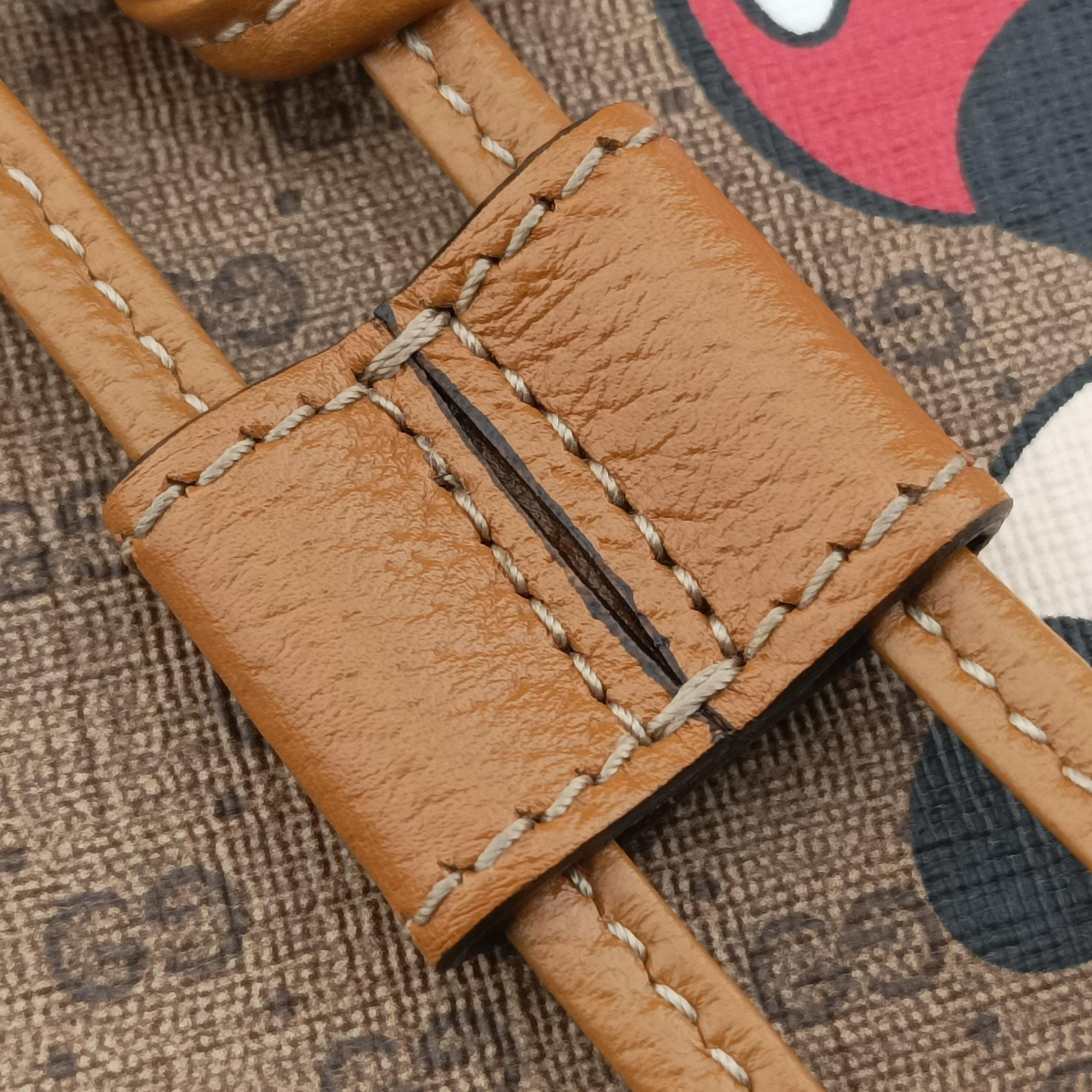 Pre-owned Gucci Mickey Mouse Micro GG/Small Bucket Bag beige×Multicolour PVC coated canvas 602691 shoulderbag | stylenewstar