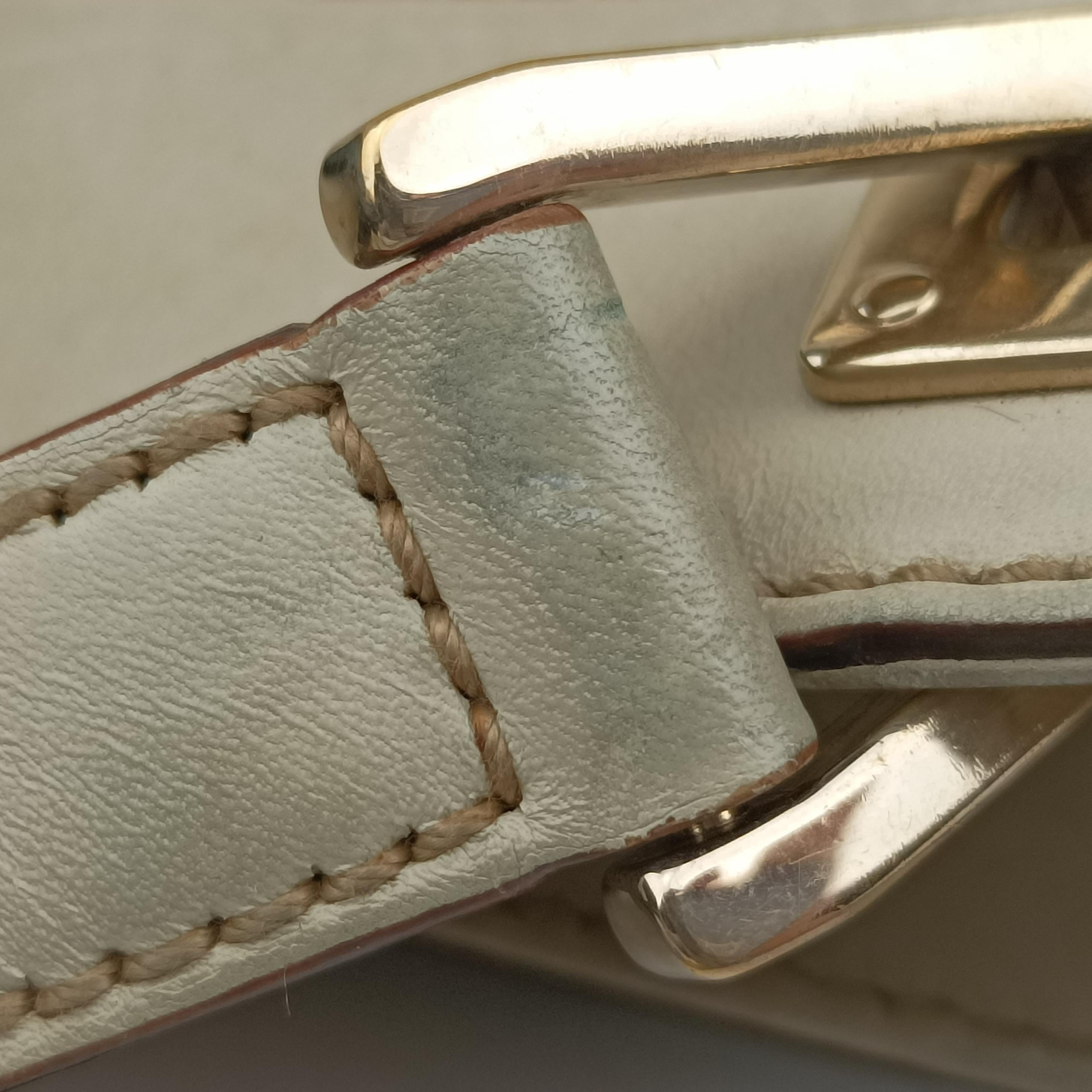 Vintage Gucci logo plate White Leather 145993 shoulderbag | stylenewstar