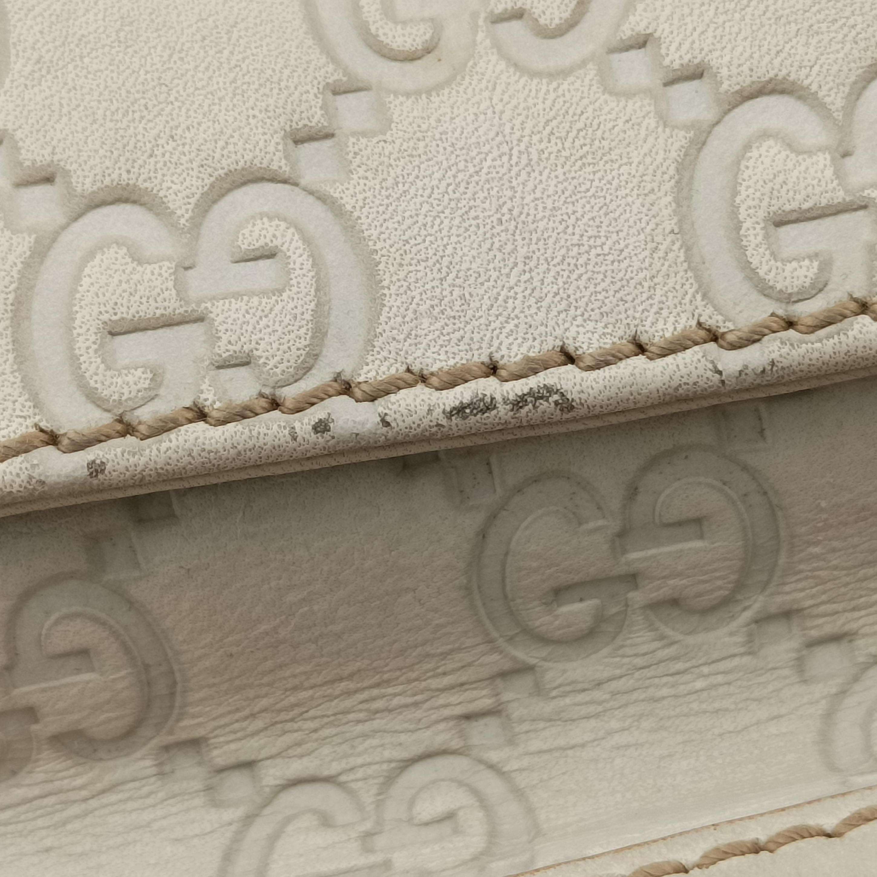 Vintage Gucci logo plate White Leather 145993 shoulderbag | stylenewstar