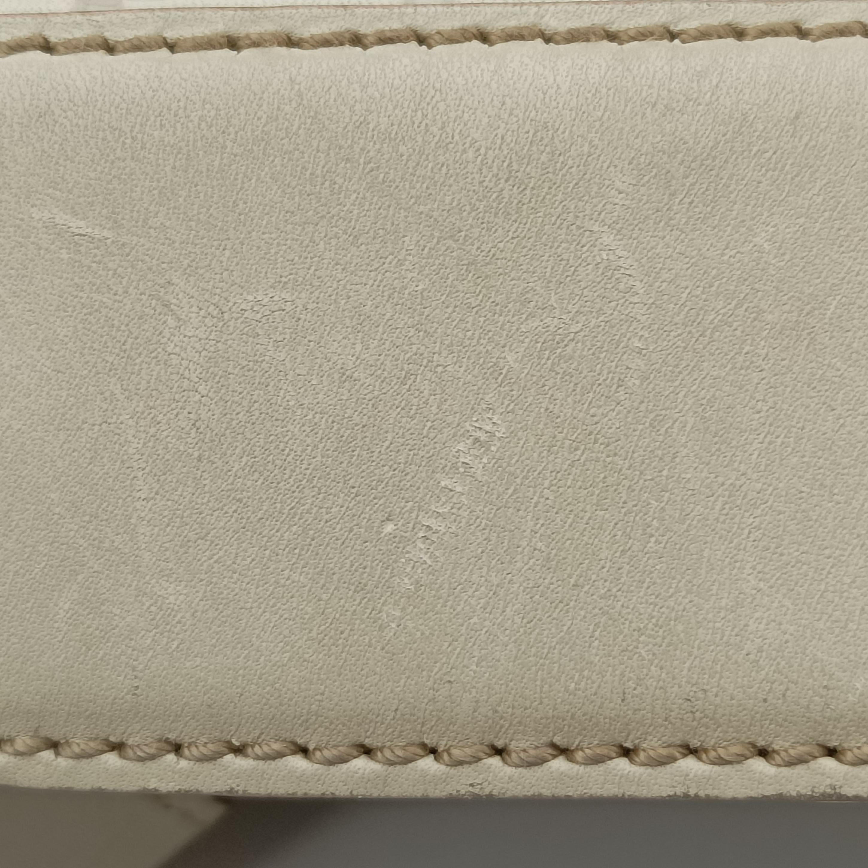 Vintage Gucci logo plate White Leather 145993 shoulderbag | stylenewstar