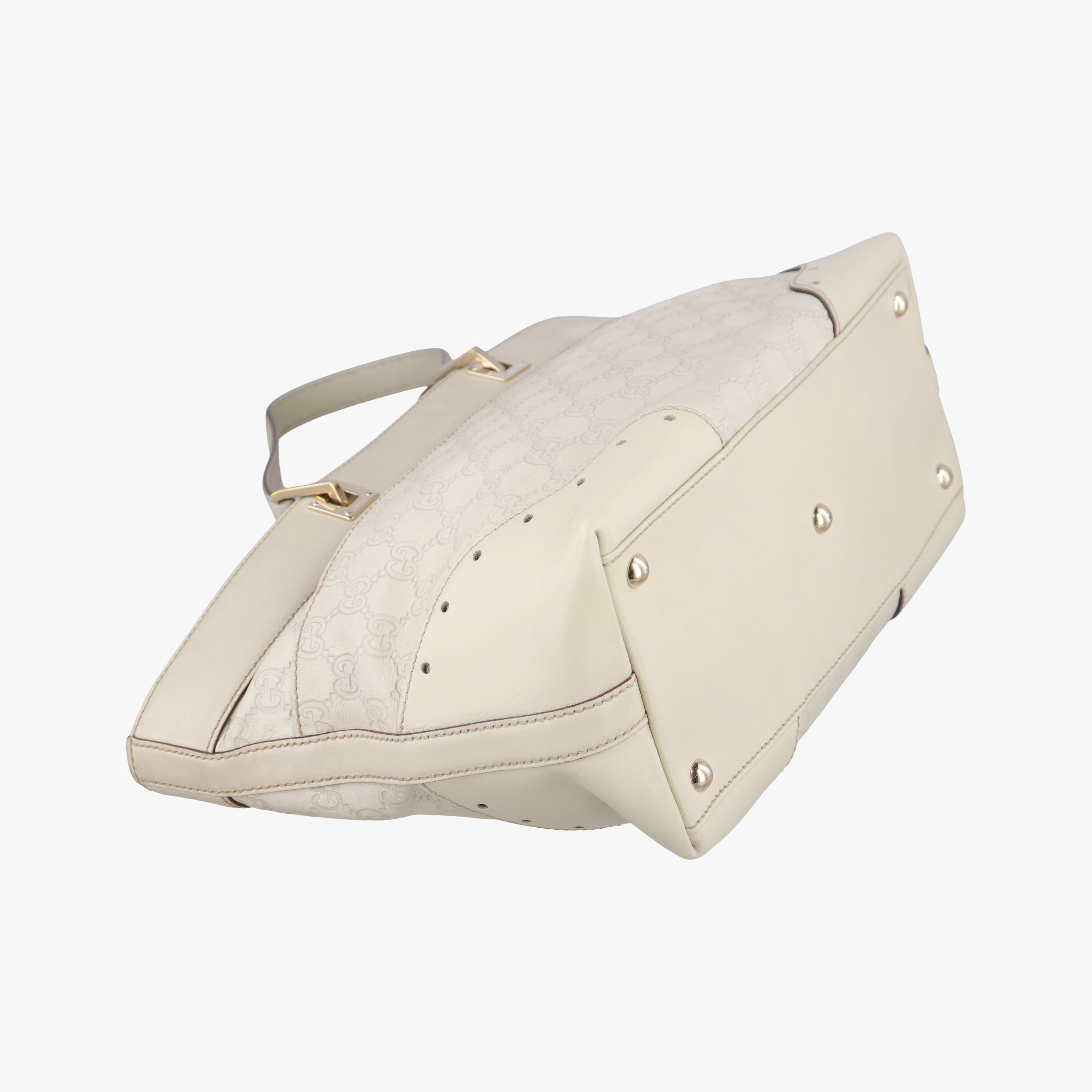 Vintage Gucci logo plate White Leather 145993 shoulderbag | stylenewstar