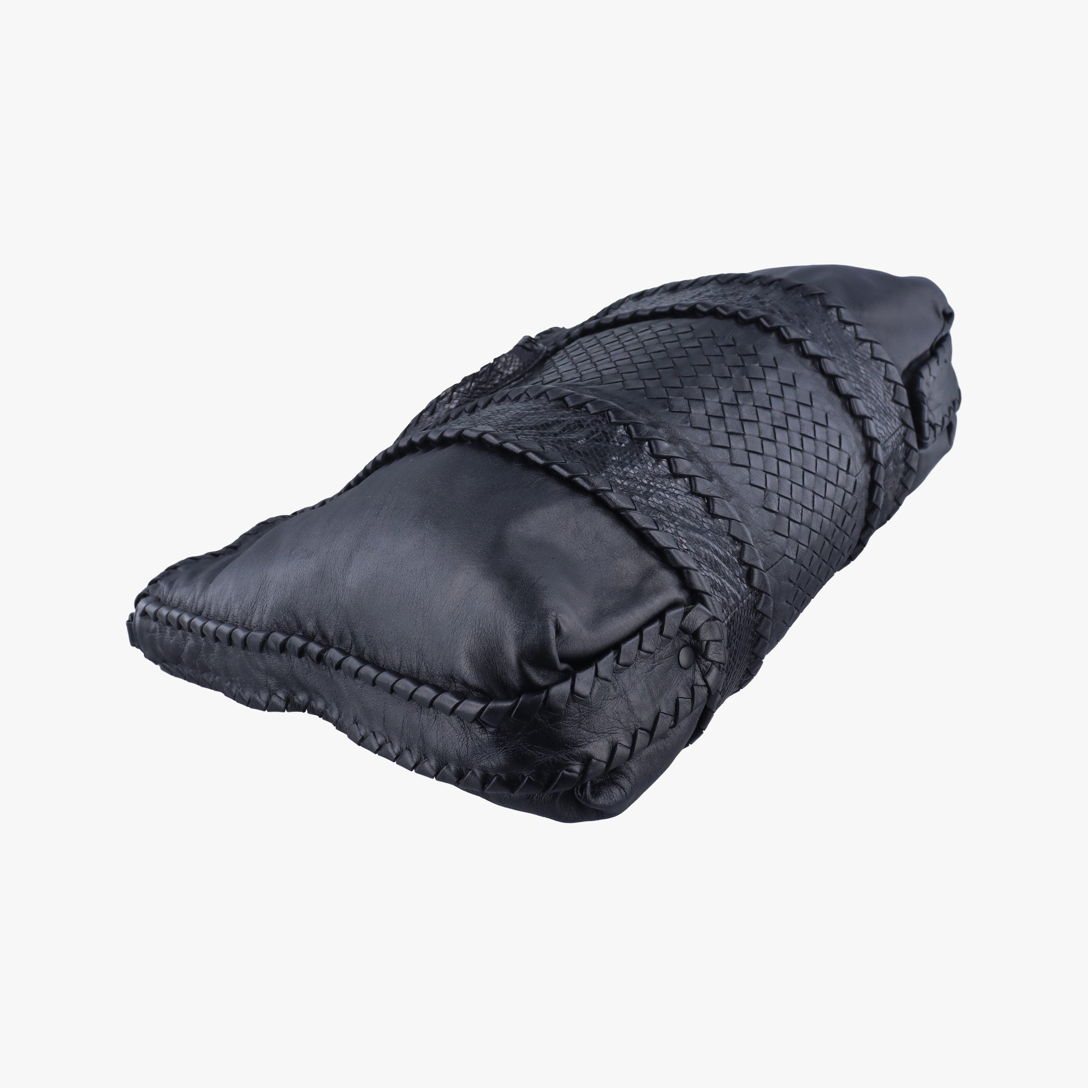 Pre-owned Bottega Veneta Intrecciato Black lambskin  shoulderbag | stylenewstar