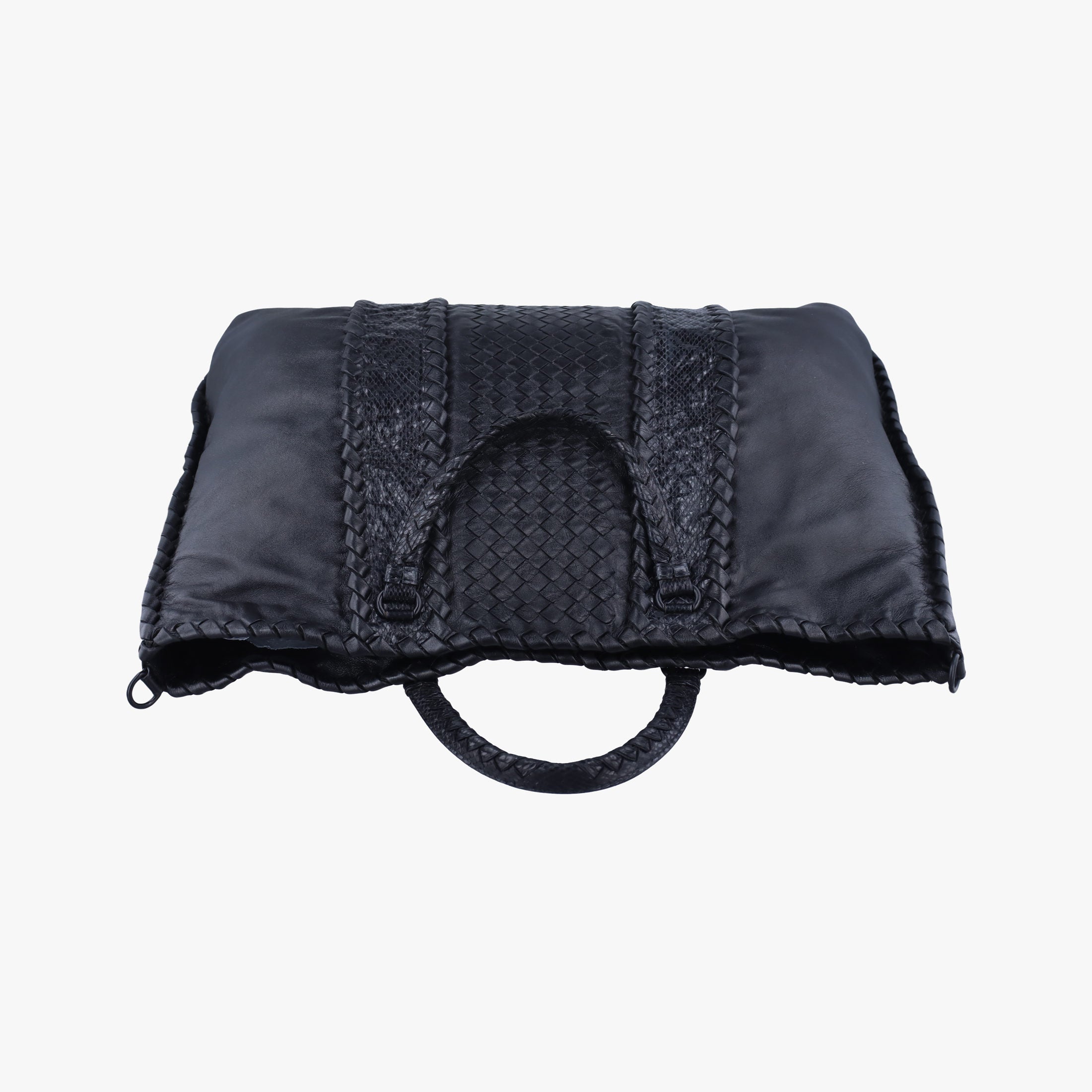 Pre-owned Bottega Veneta Intrecciato Black lambskin  shoulderbag | stylenewstar