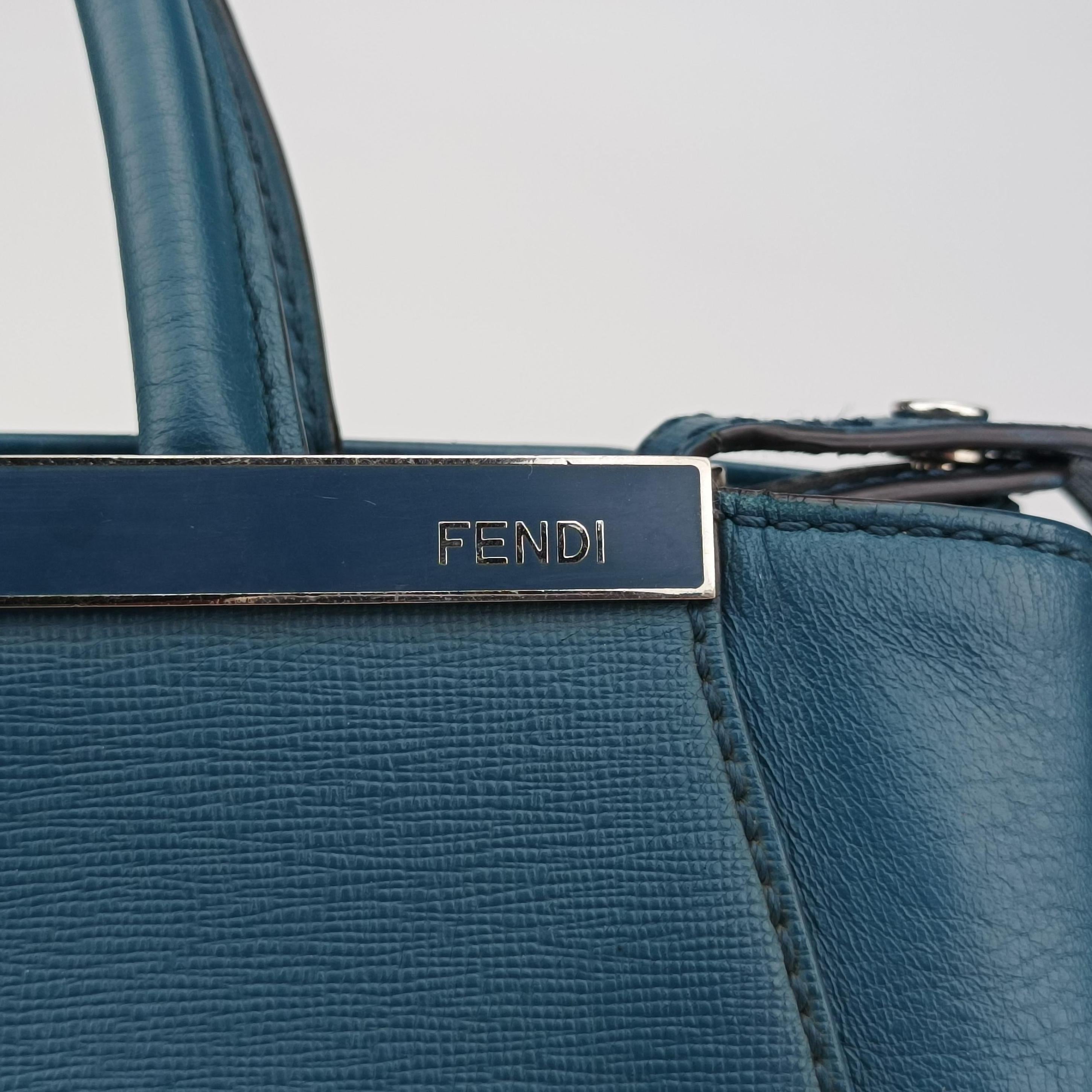 Pre-owned Fendi Petite 2 JOURS Blue Leather 8BH253 shoulderbag | stylenewstar