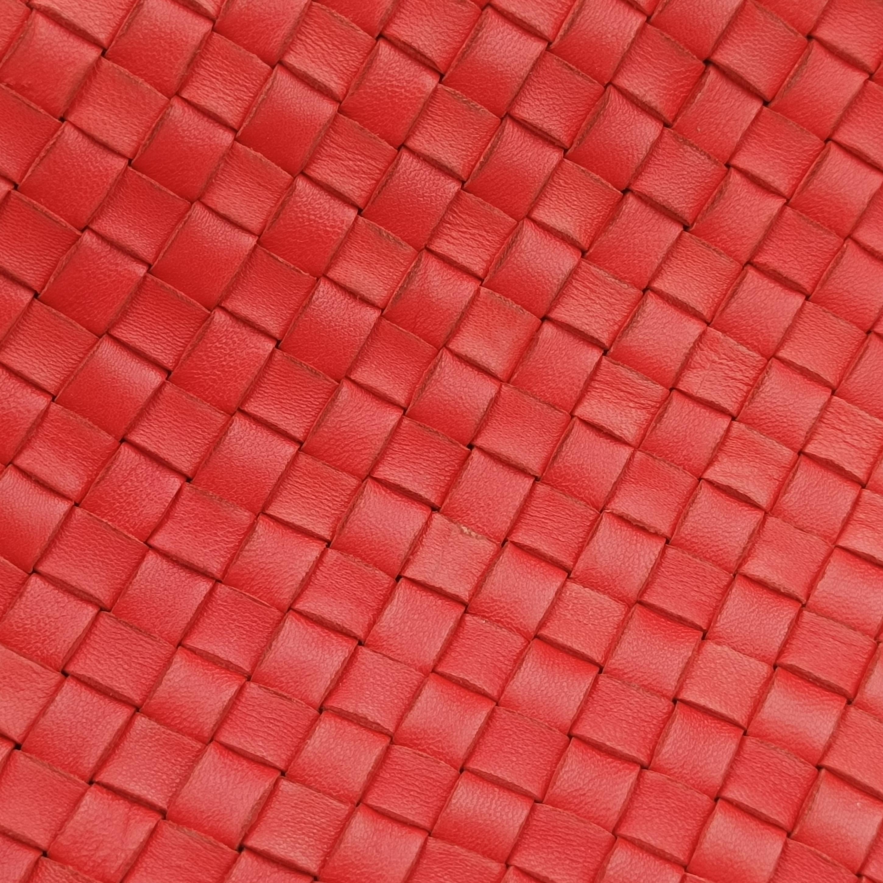 Pre-owned Bottega Veneta Cabat intrecciato Red lambskin  handbag | stylenewstar