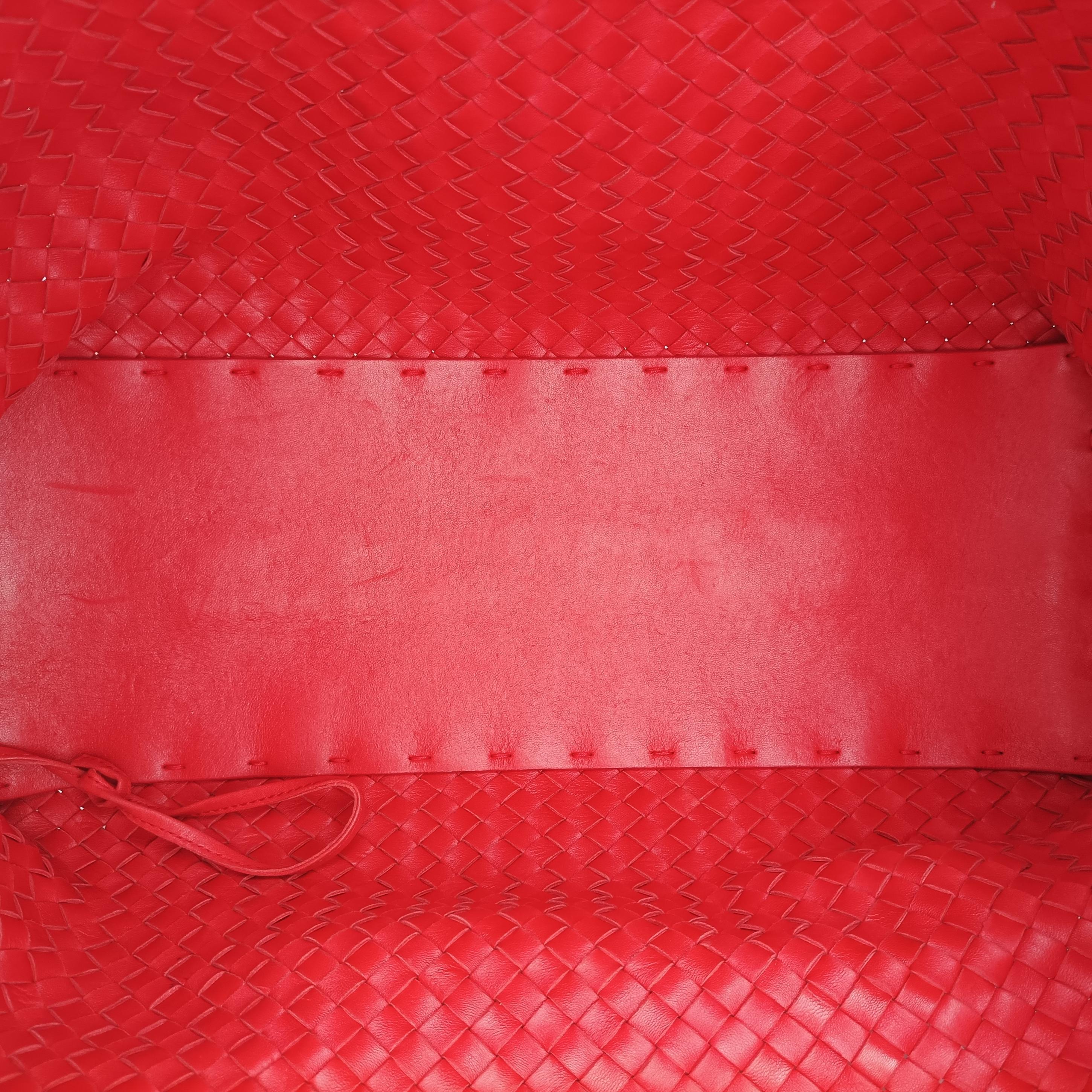 Pre-owned Bottega Veneta Cabat intrecciato Red lambskin  handbag | stylenewstar