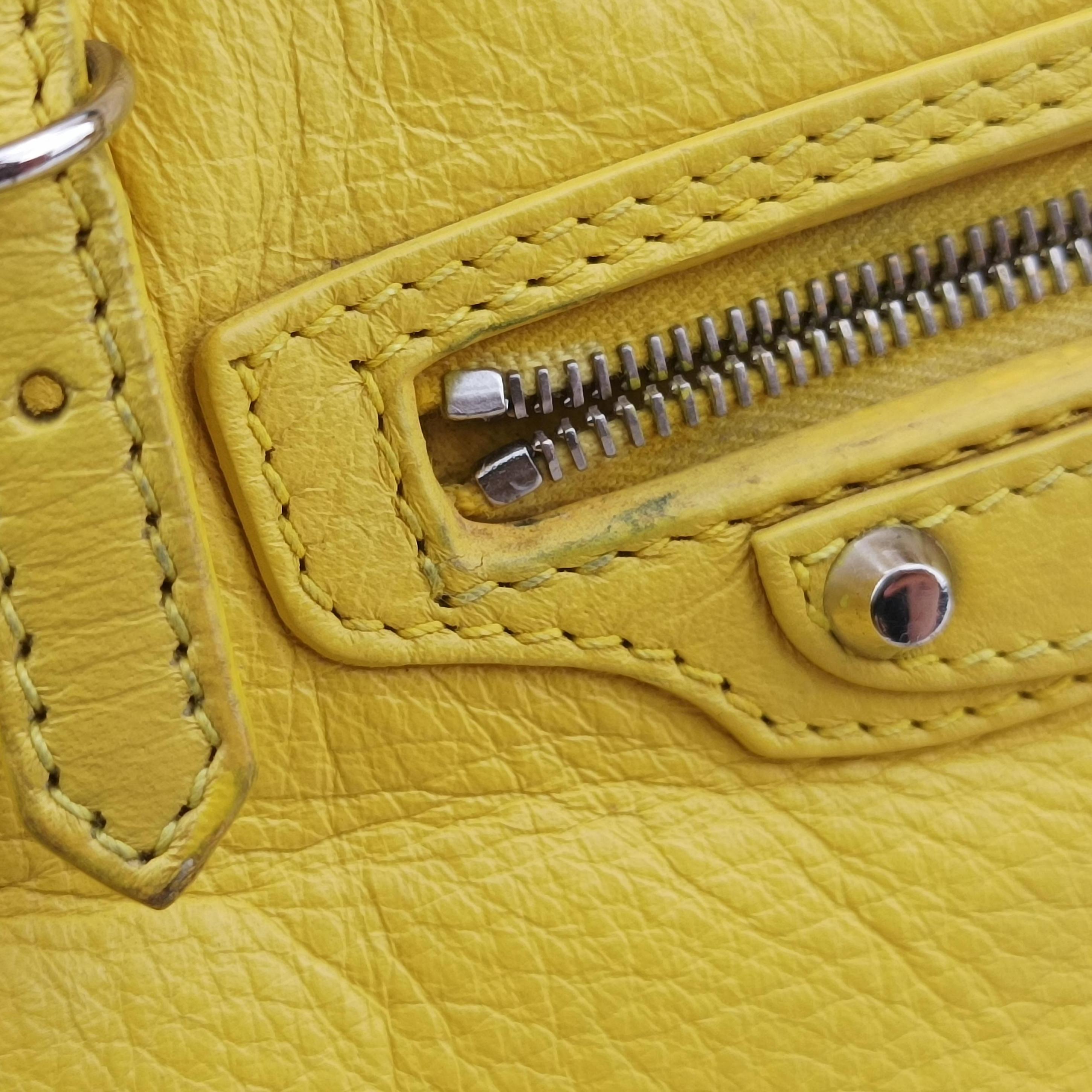 Pre-owned Balenciaga Paper A6 Zip Around Yellow Lambskin 370926 shoulderbag | stylenewstar