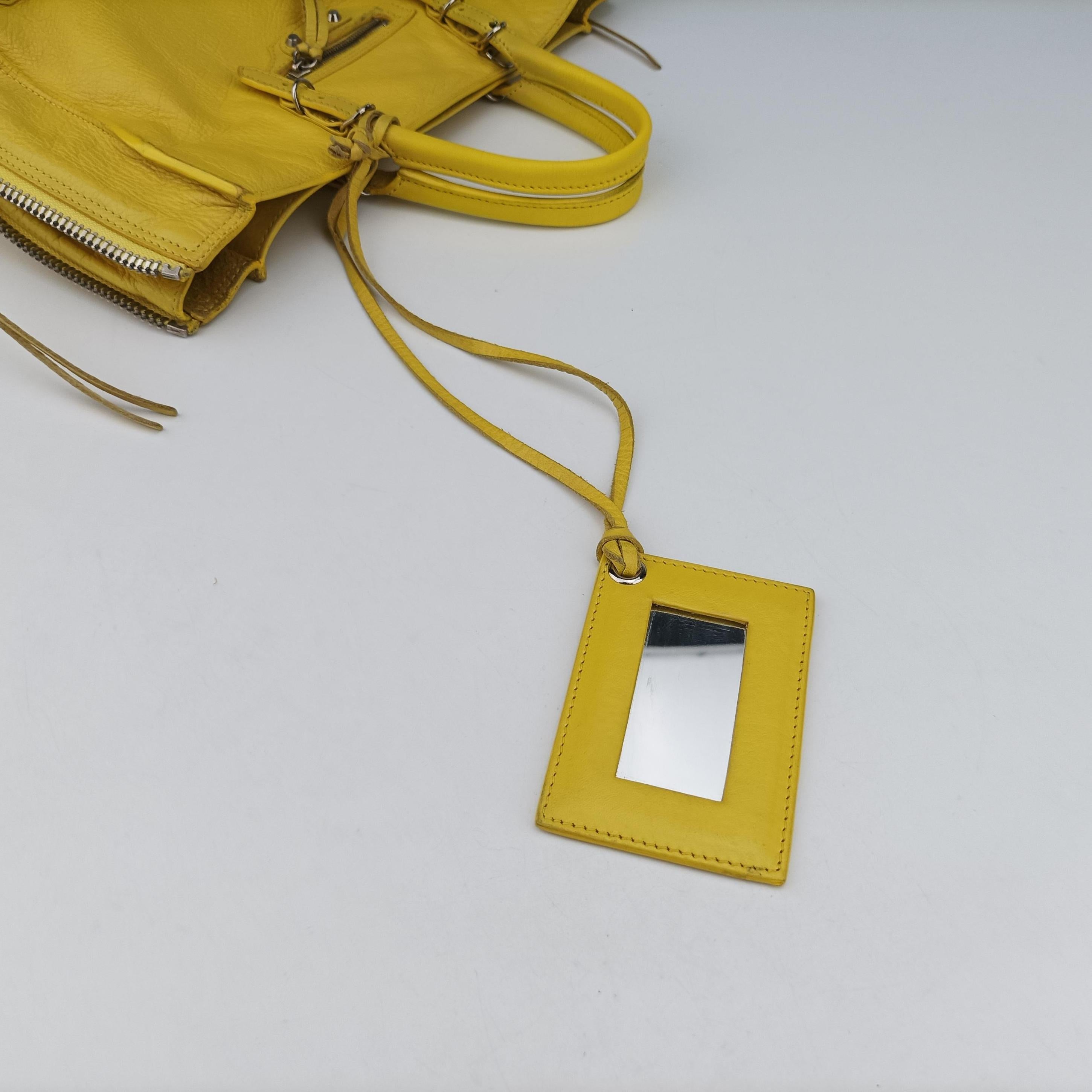 Pre-owned Balenciaga Paper A6 Zip Around Yellow Lambskin 370926 shoulderbag | stylenewstar