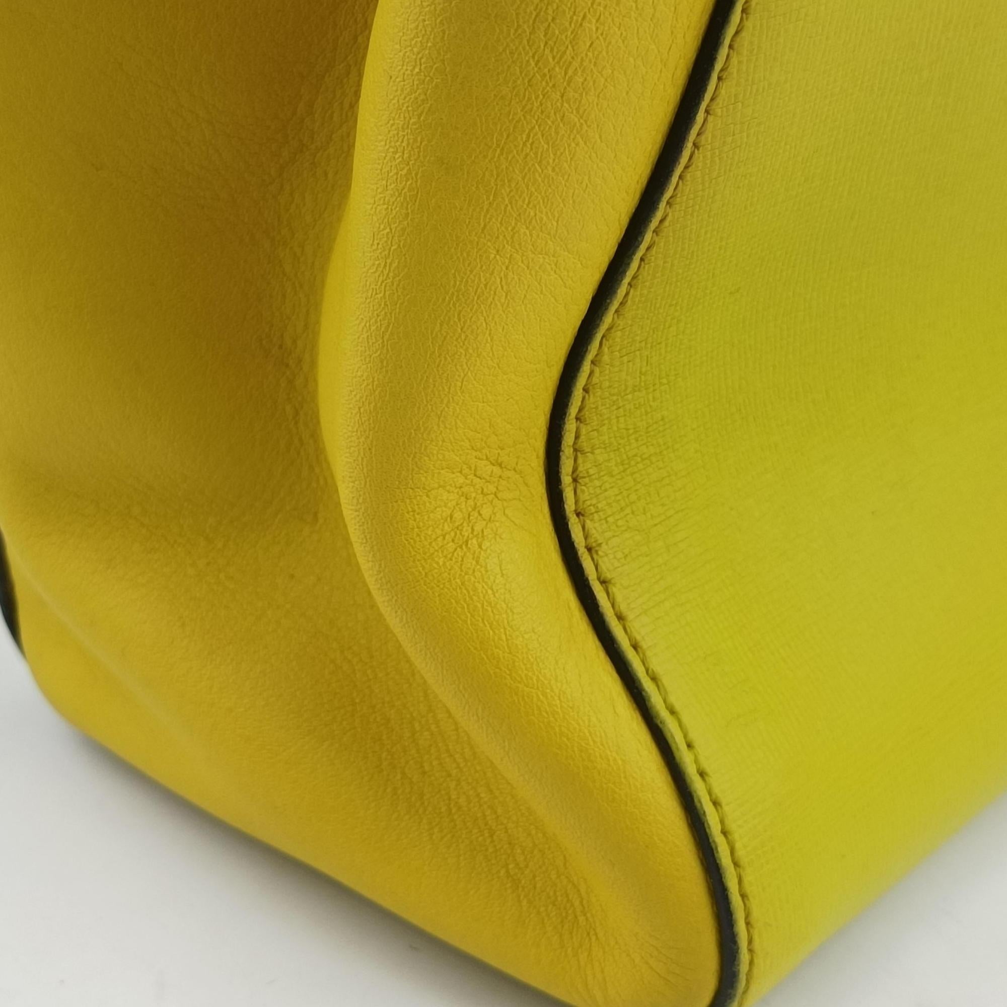 Pre-owned Fendi Petite 2 JOURS Yellow Leather 8BH258 shoulderbag | stylenewstar