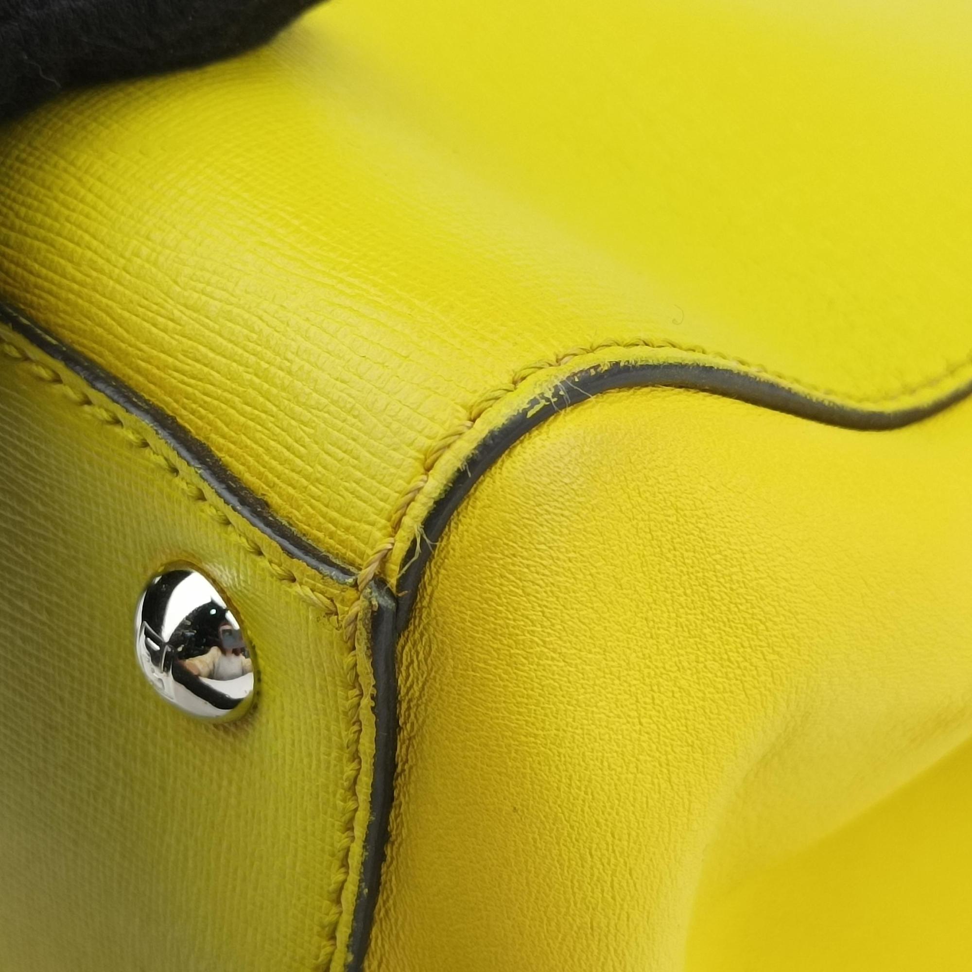 Pre-owned Fendi Petite 2 JOURS Yellow Leather 8BH258 shoulderbag | stylenewstar
