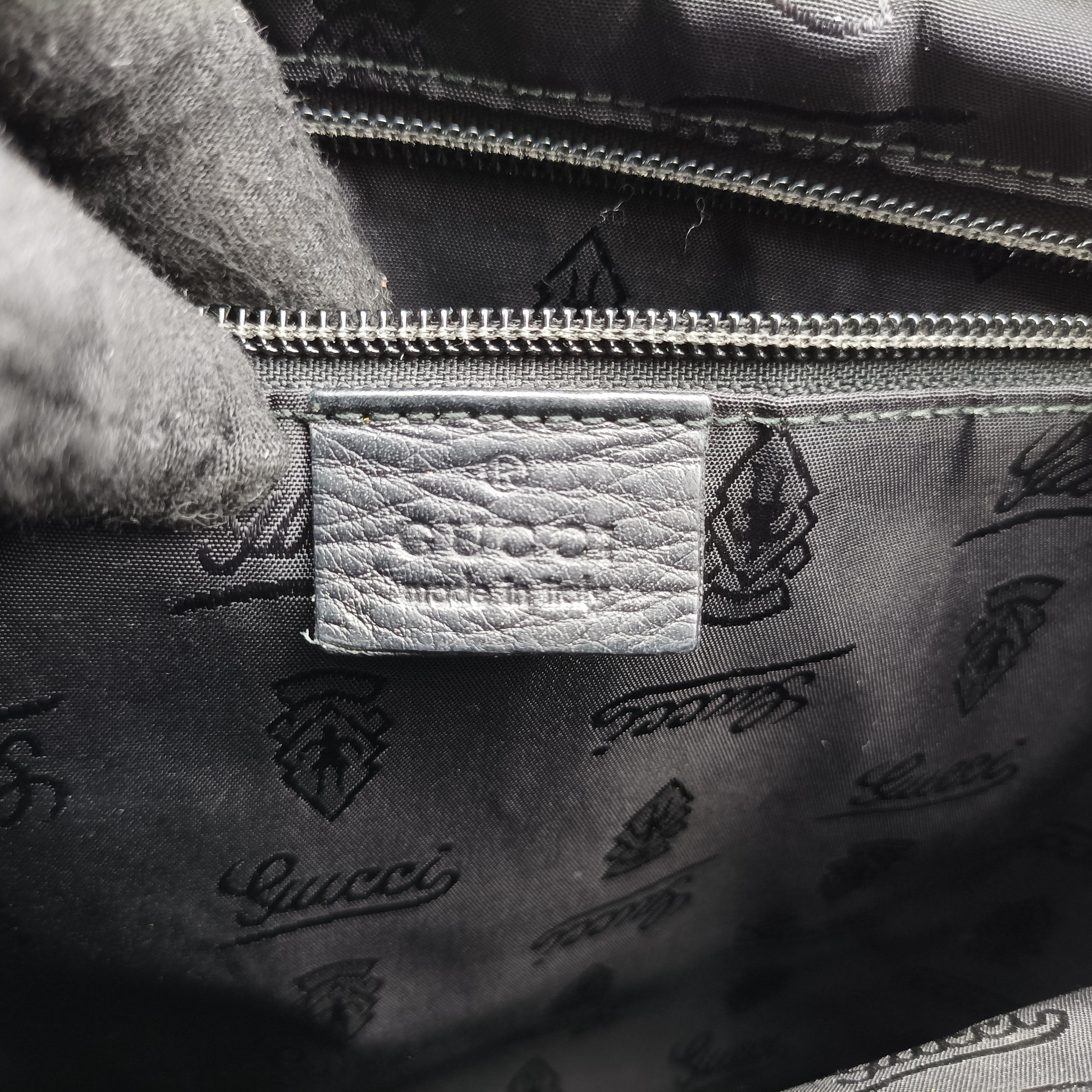 Pre-owned Gucci Hysteria Black Leather 190279 shoulderbag | stylenewstar