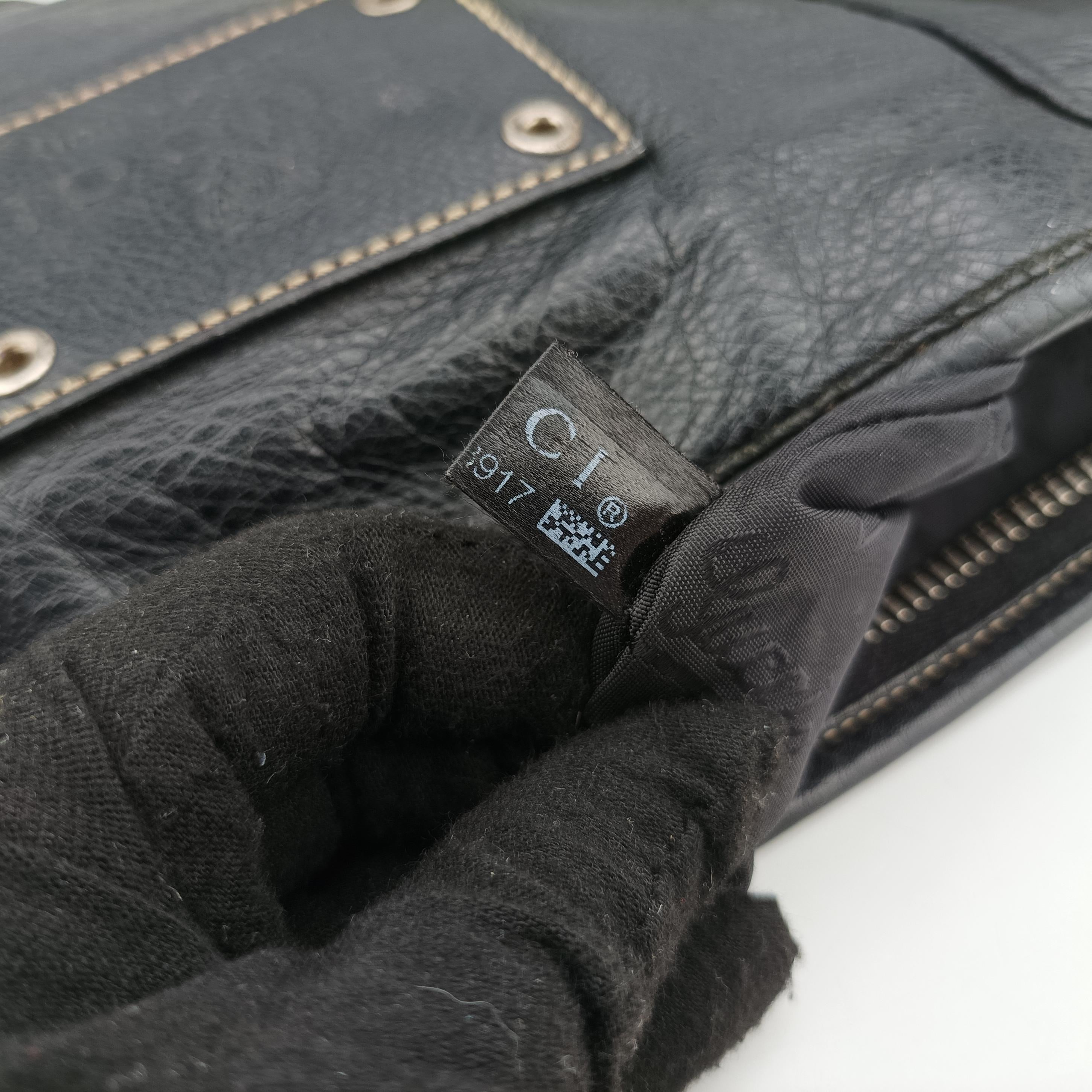 Pre-owned Gucci Hysteria Black Leather 190279 shoulderbag | stylenewstar