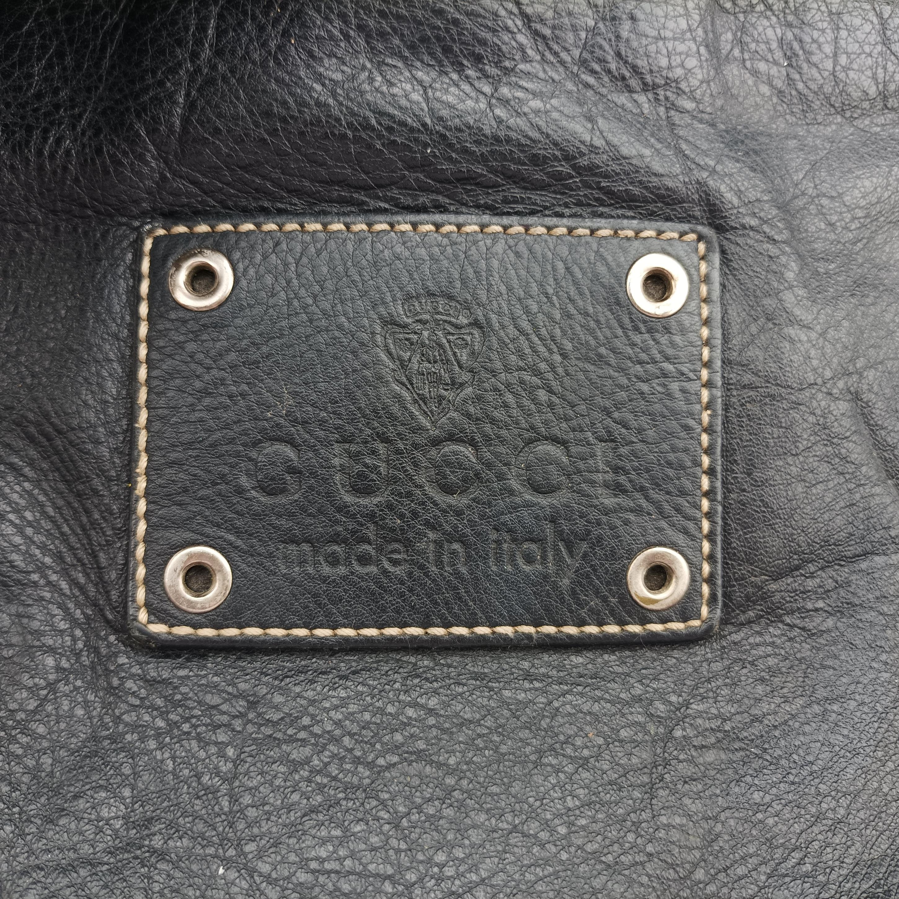 Pre-owned Gucci Hysteria Black Leather 190279 shoulderbag | stylenewstar