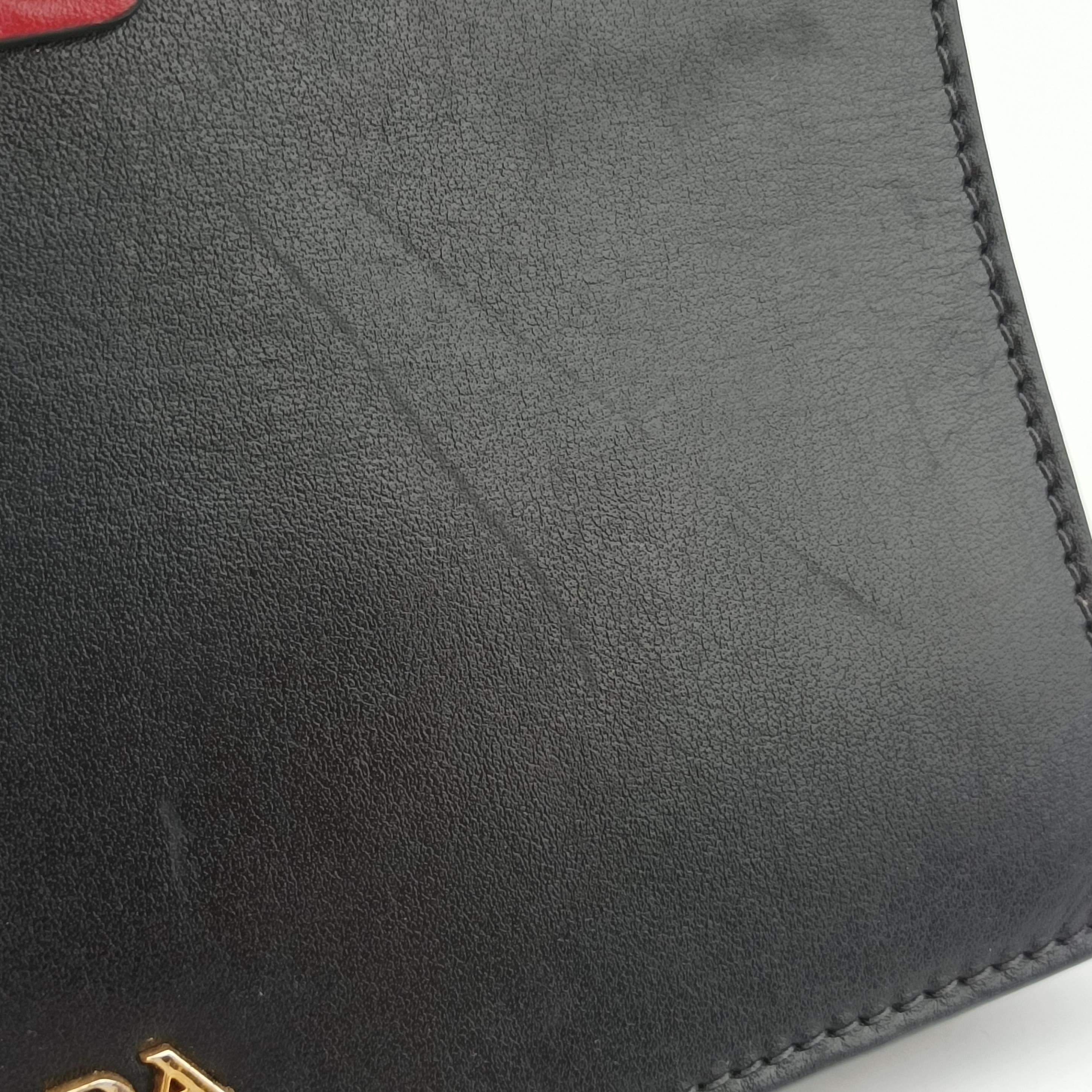 Pre-owned Prada Plex Ribbon black×Red×grey Leather 1BD067 shoulderbag | stylenewstar