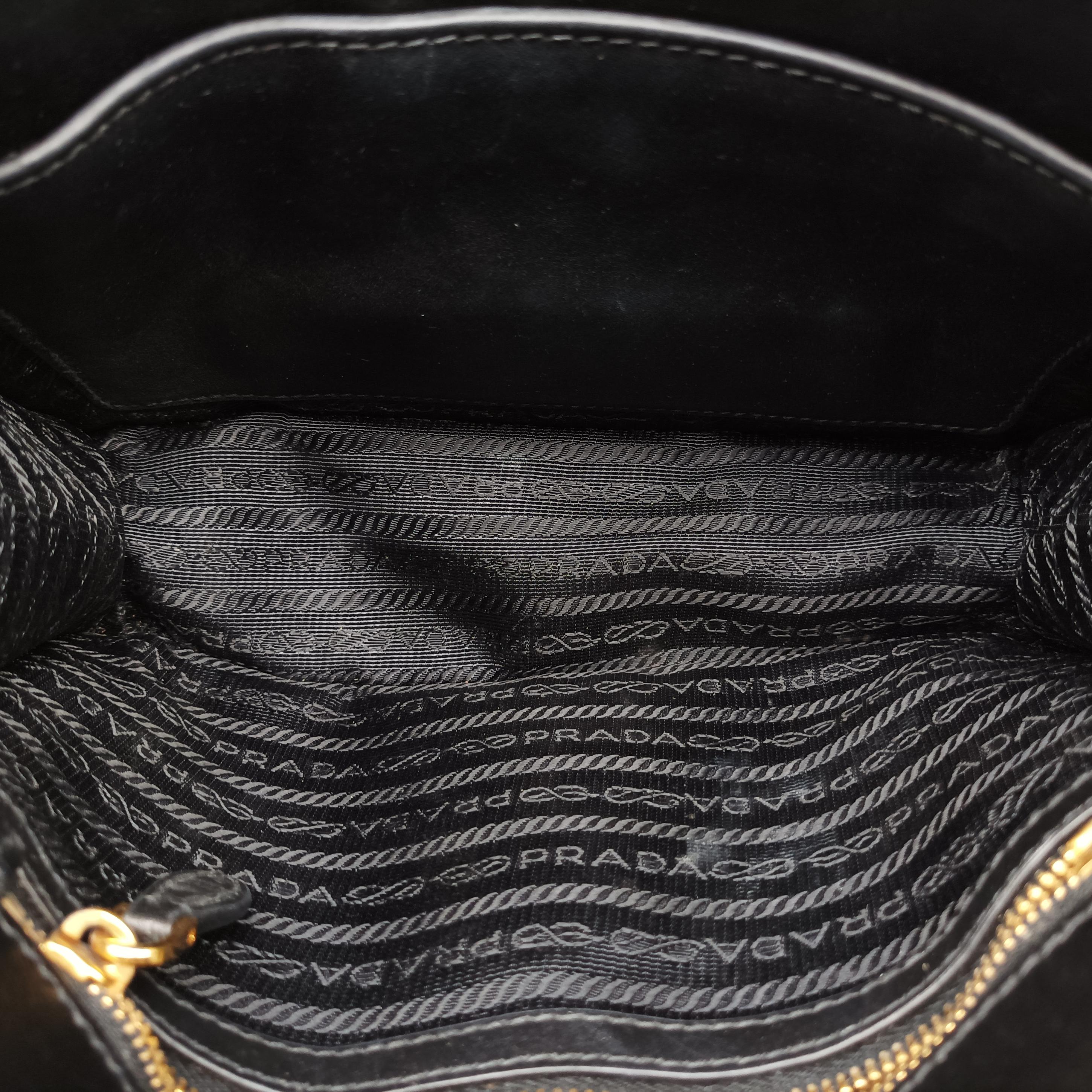 Pre-owned Prada Plex Ribbon black×Red×grey Leather 1BD067 shoulderbag | stylenewstar