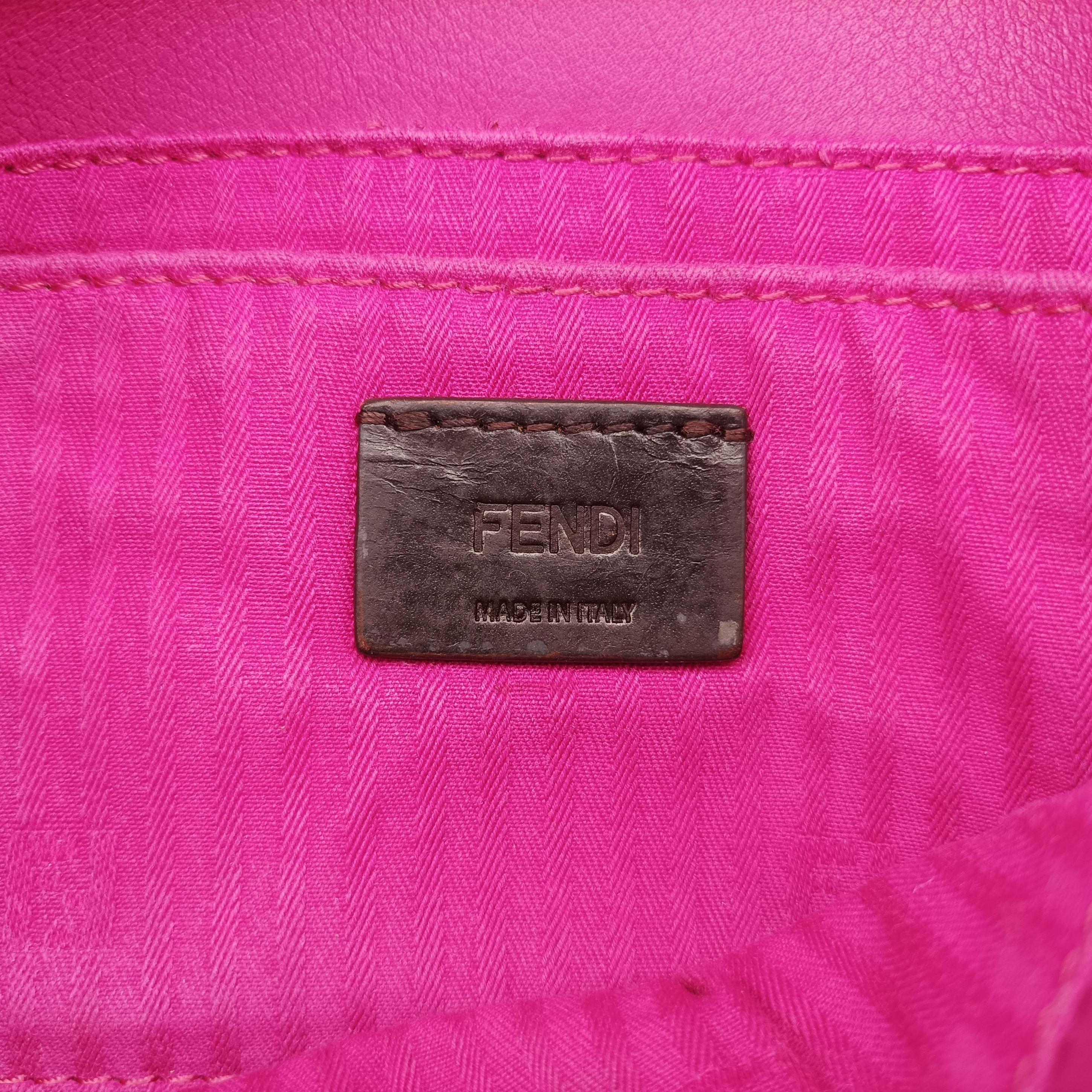 Pre-owned Fendi Fendista Pochette Pink Leather 8M0276 shoulderbag | stylenewstar