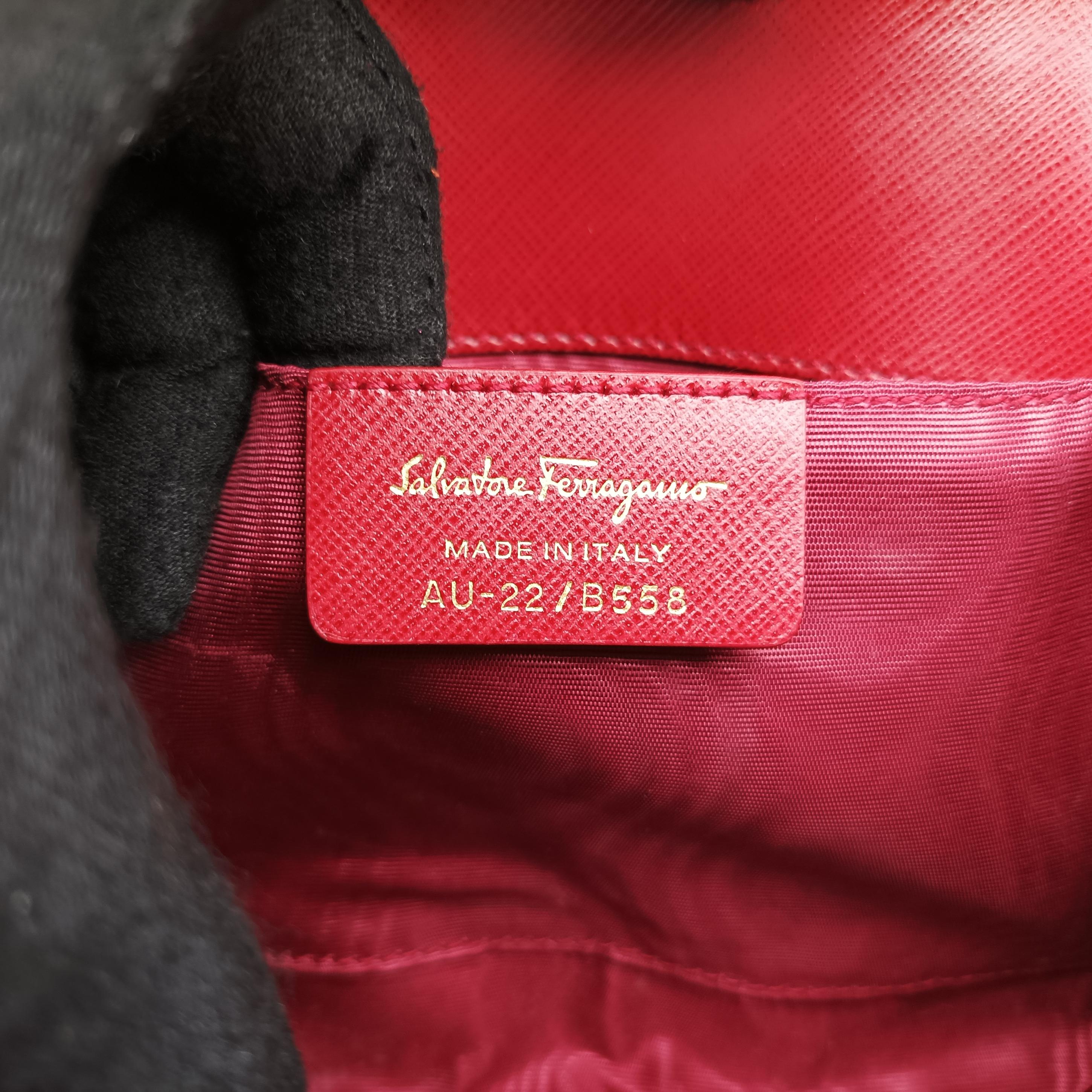 Vintage Ferragamo Ginny Vara Red Leather  shoulderbag | stylenewstar