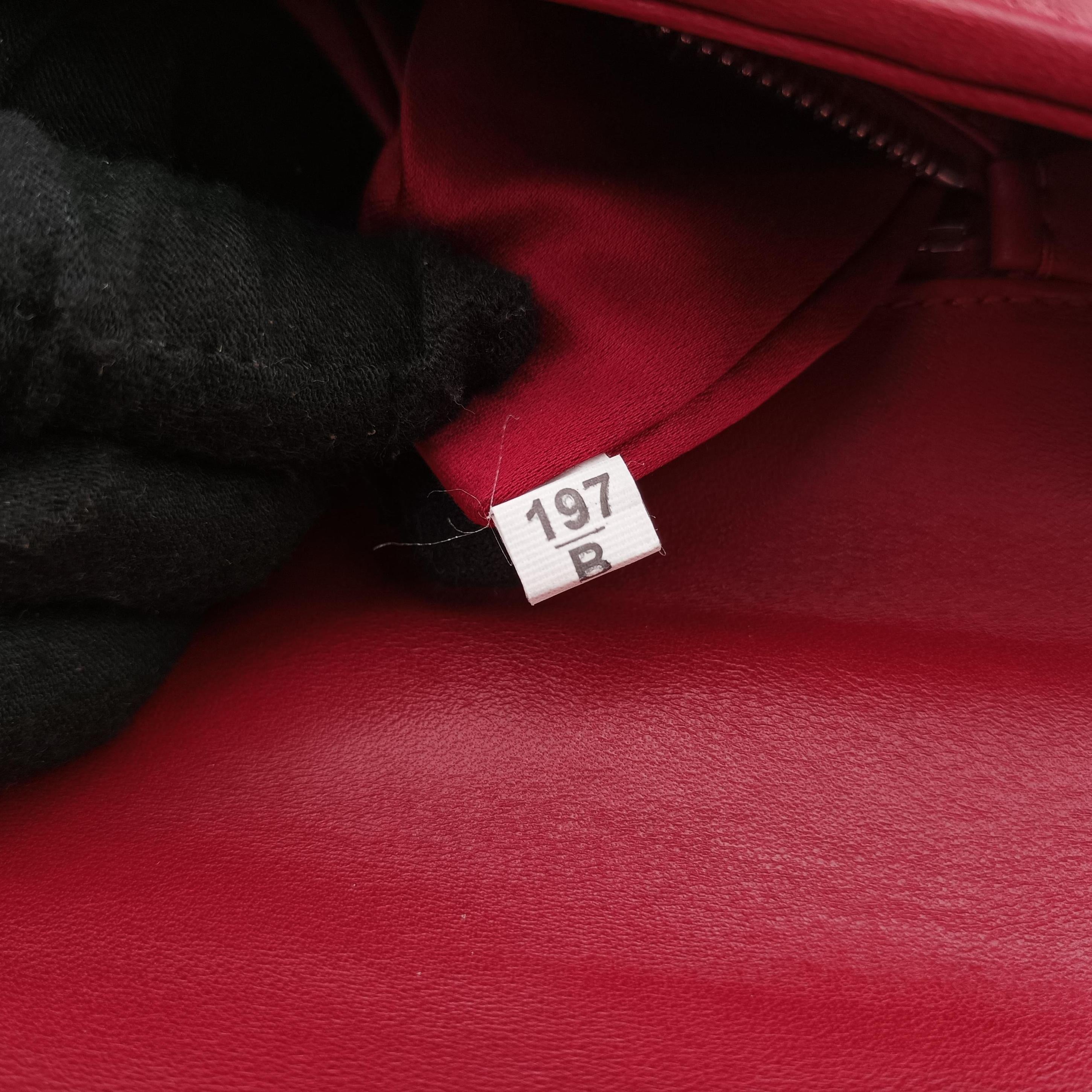 Pre-owned Miu Miu Studded Matelasse Red lambskin  shoulderbag | stylenewstar