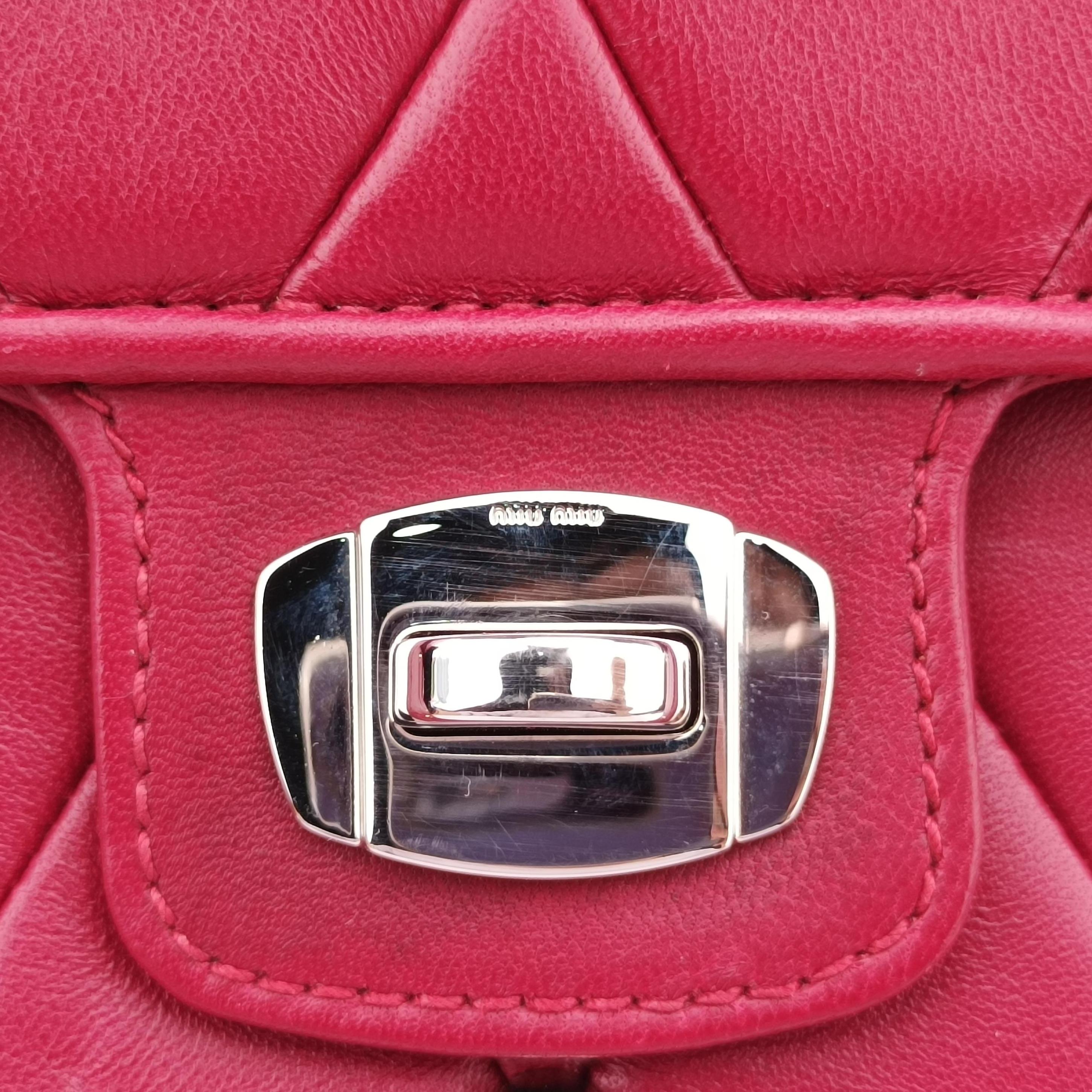 Pre-owned Miu Miu Studded Matelasse Red lambskin  shoulderbag | stylenewstar