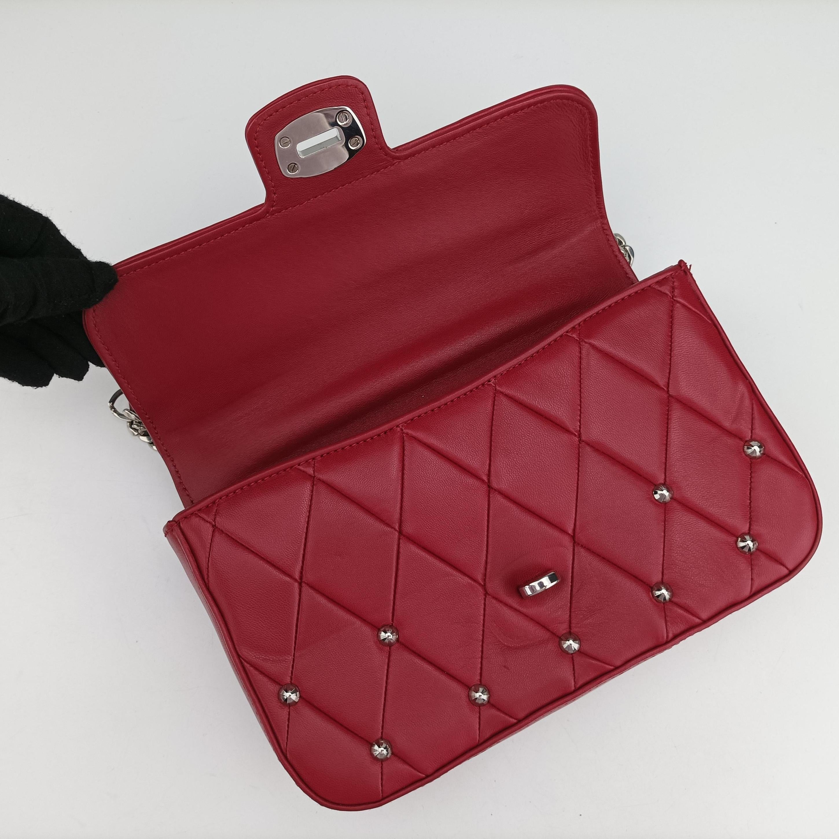 Pre-owned Miu Miu Studded Matelasse Red lambskin  shoulderbag | stylenewstar