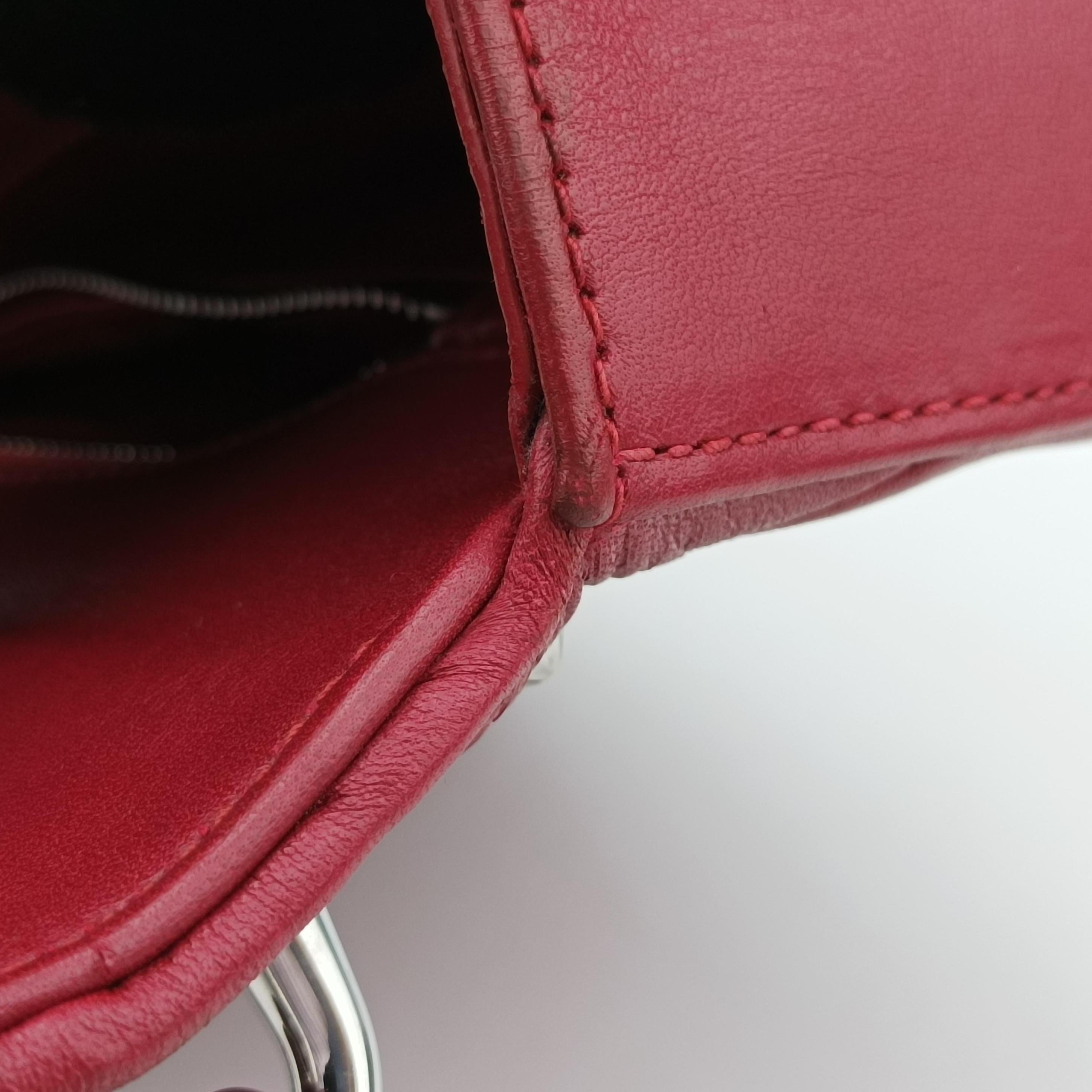 Pre-owned Miu Miu Studded Matelasse Red lambskin  shoulderbag | stylenewstar