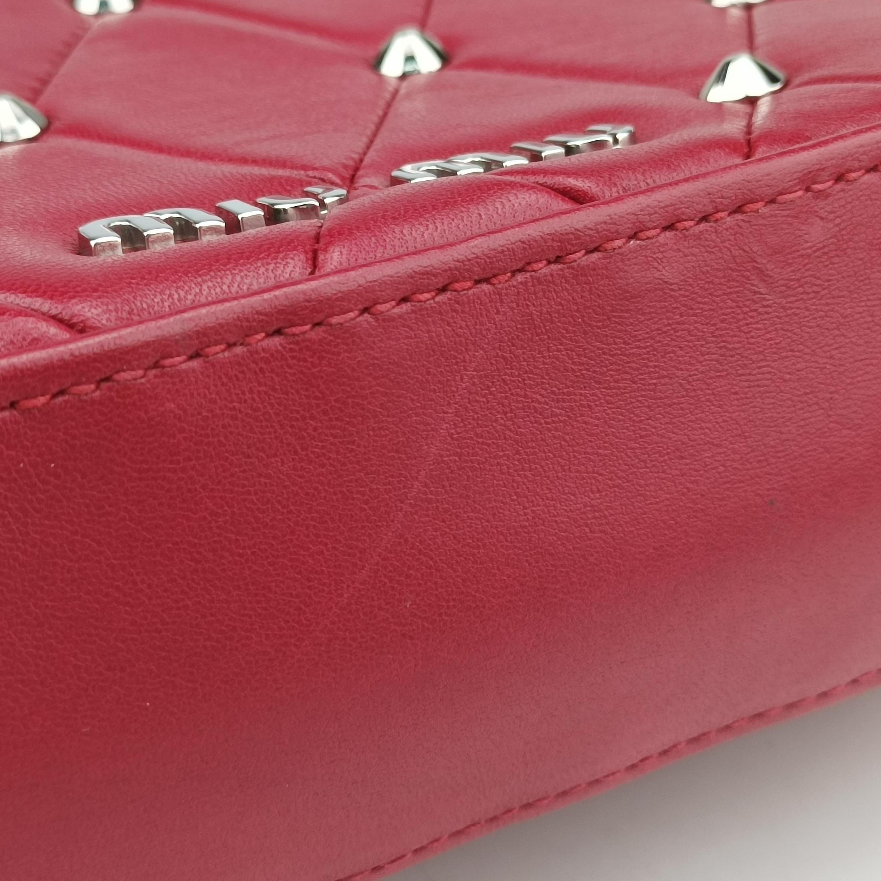 Pre-owned Miu Miu Studded Matelasse Red lambskin  shoulderbag | stylenewstar
