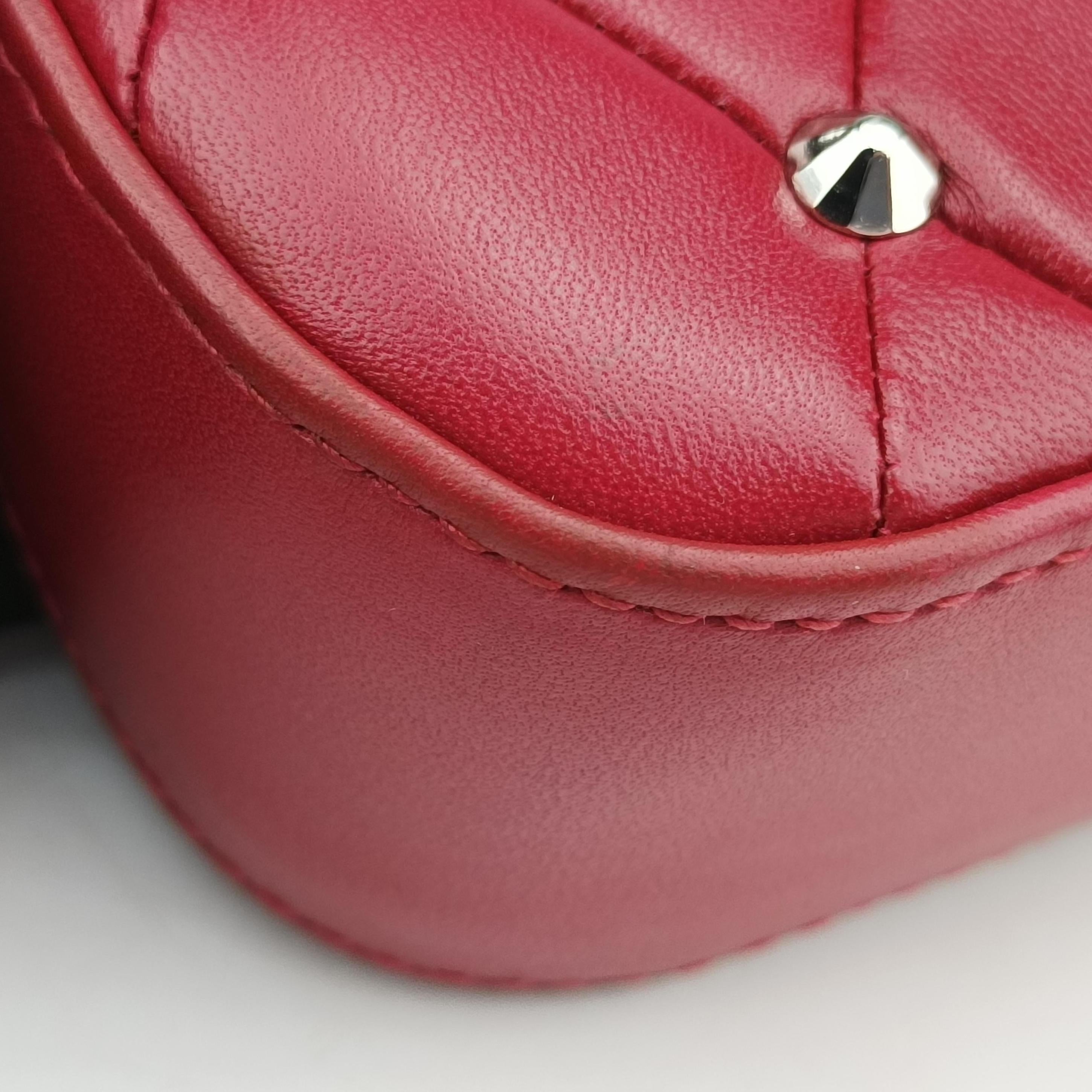 Pre-owned Miu Miu Studded Matelasse Red lambskin  shoulderbag | stylenewstar
