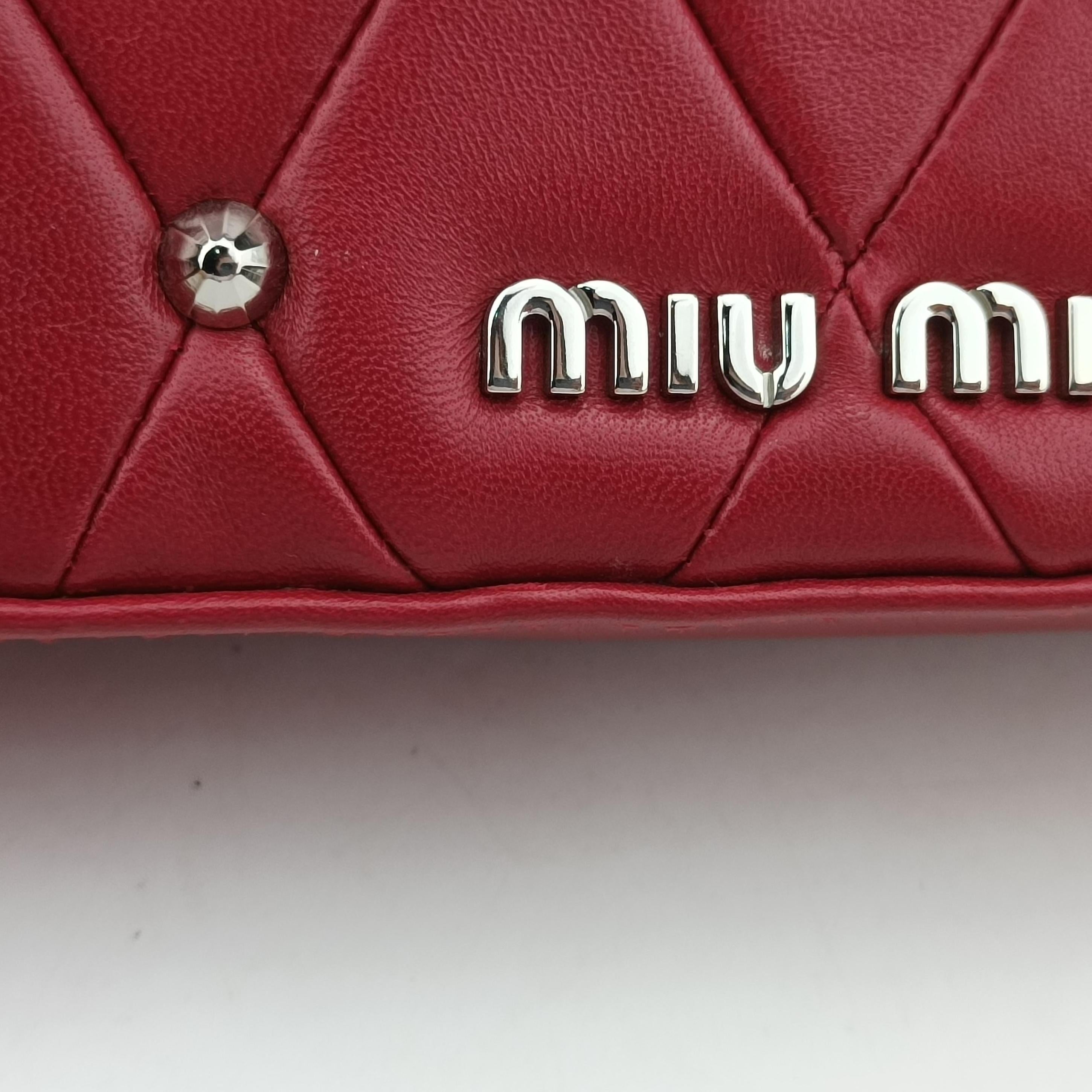 Pre-owned Miu Miu Studded Matelasse Red lambskin  shoulderbag | stylenewstar