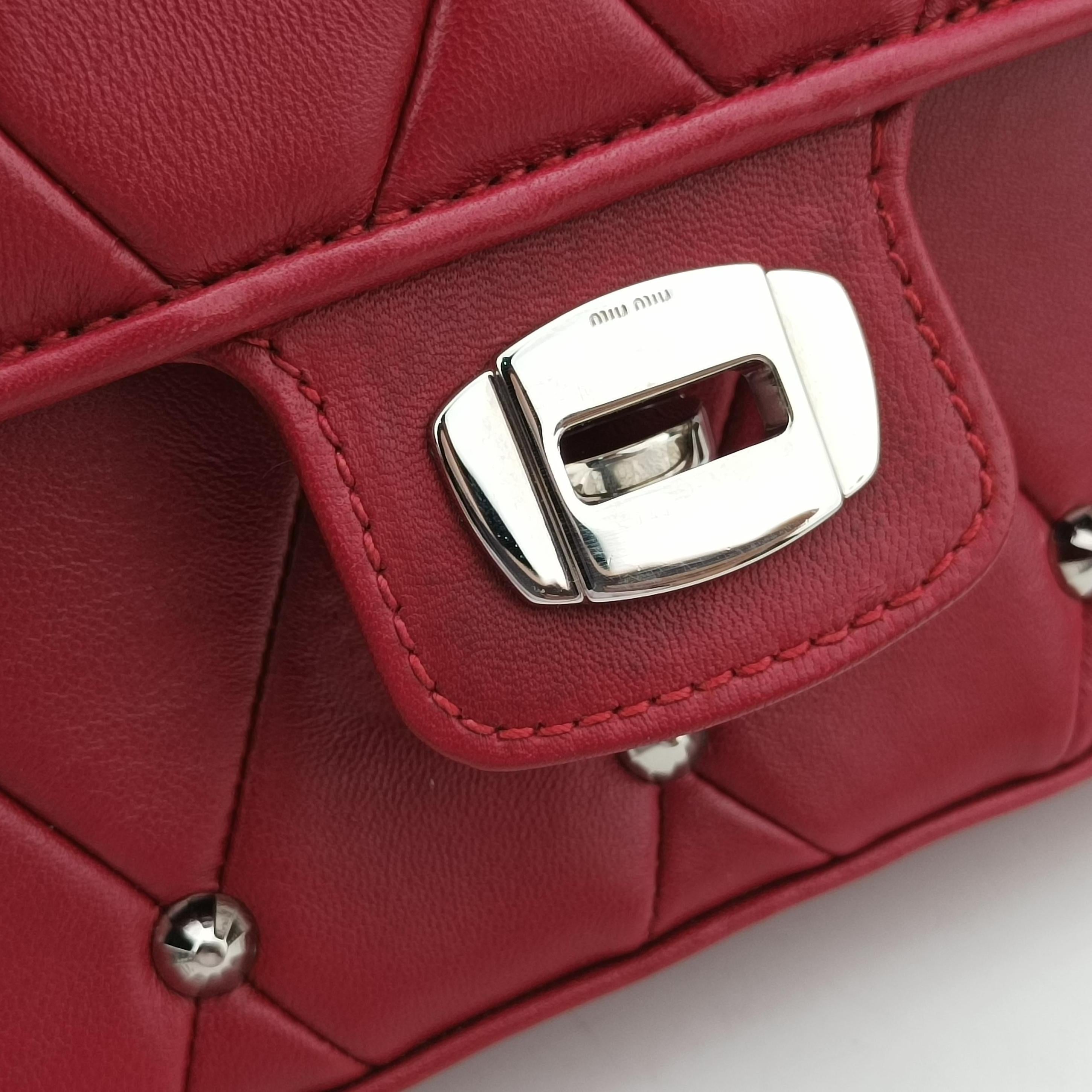 Pre-owned Miu Miu Studded Matelasse Red lambskin  shoulderbag | stylenewstar