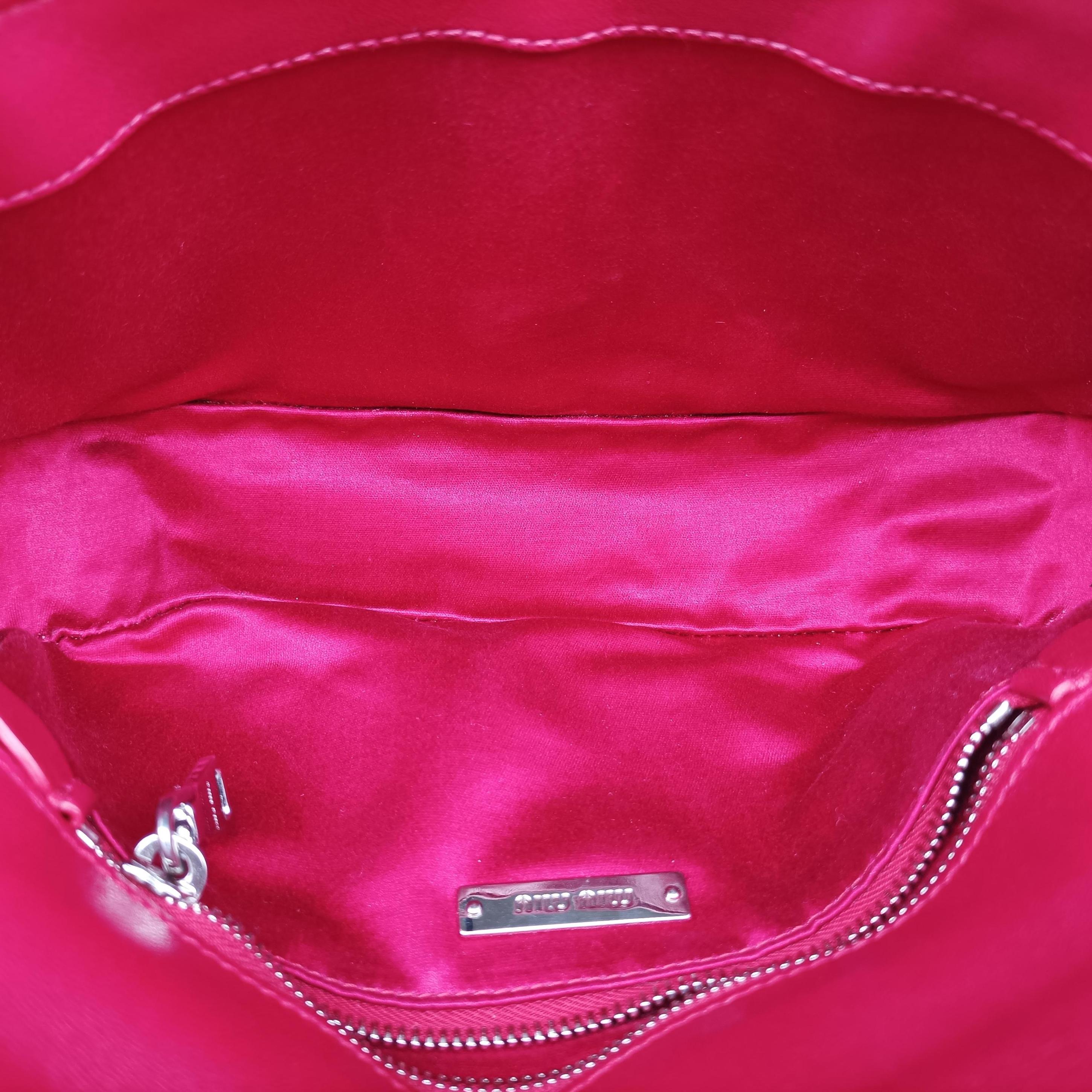 Pre-owned Miu Miu Studded Matelasse Red lambskin  shoulderbag | stylenewstar