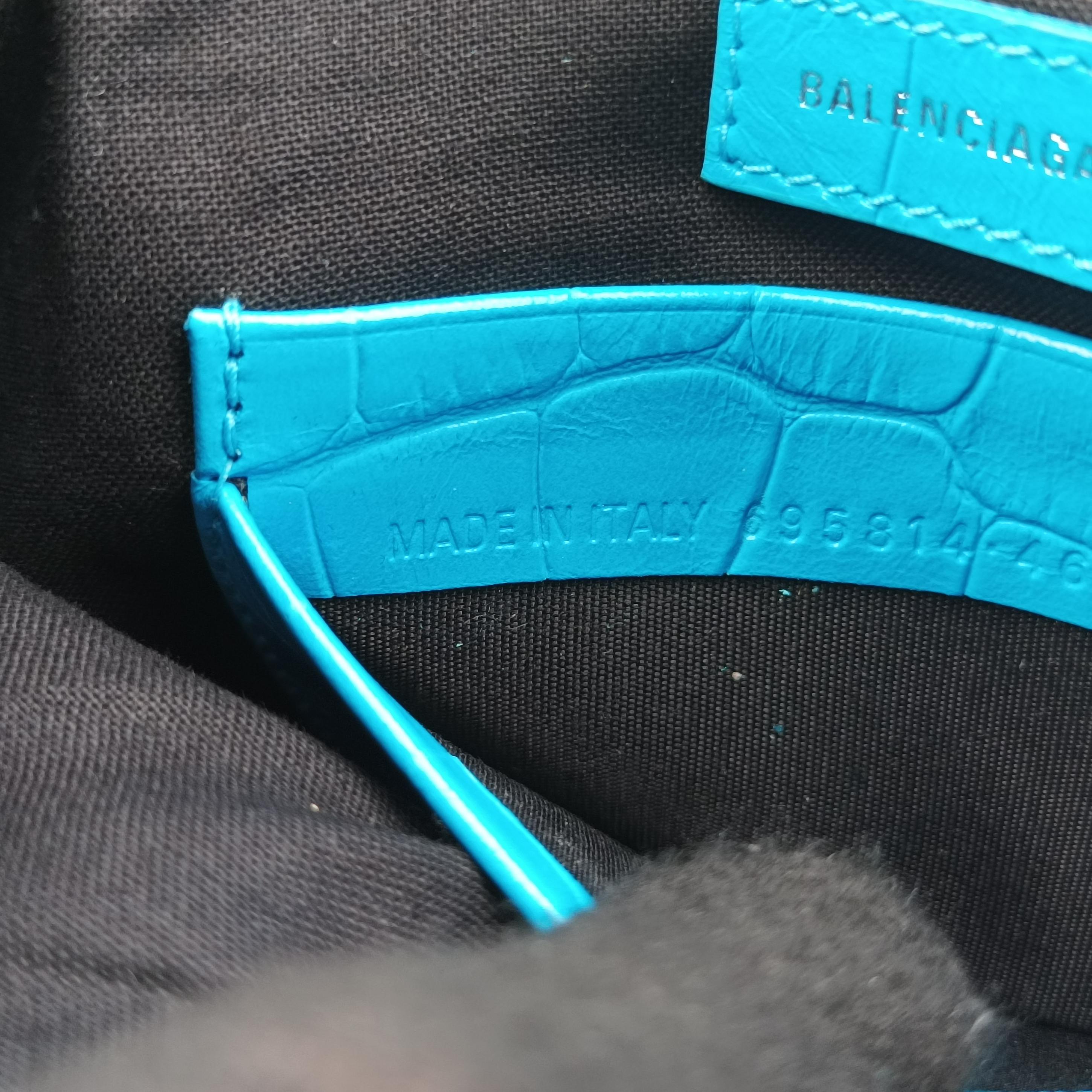 Secondhand Balenciaga Le Cagole Blue lambskin  shoulderbag | stylenewstar