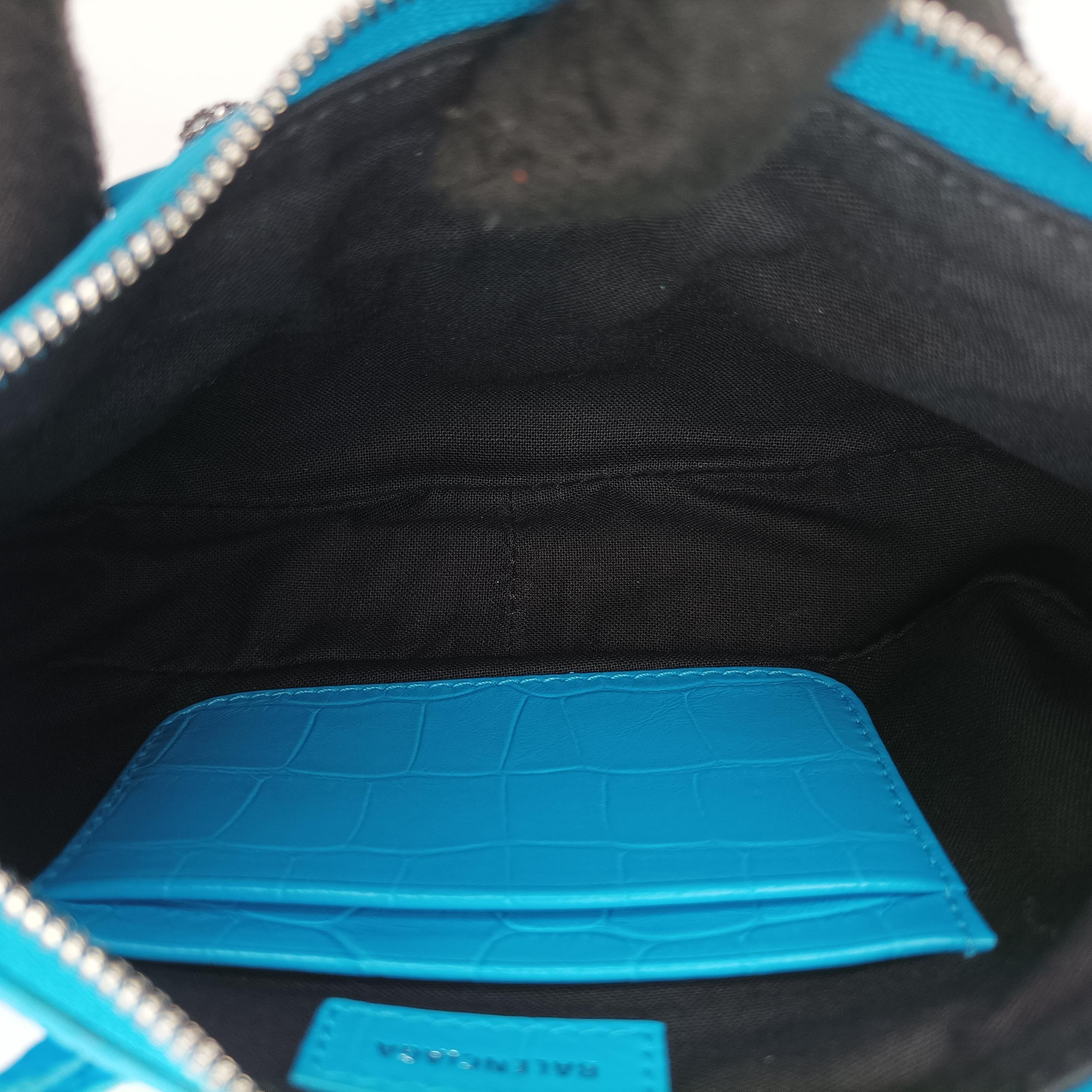 Secondhand Balenciaga Le Cagole Blue lambskin  shoulderbag | stylenewstar